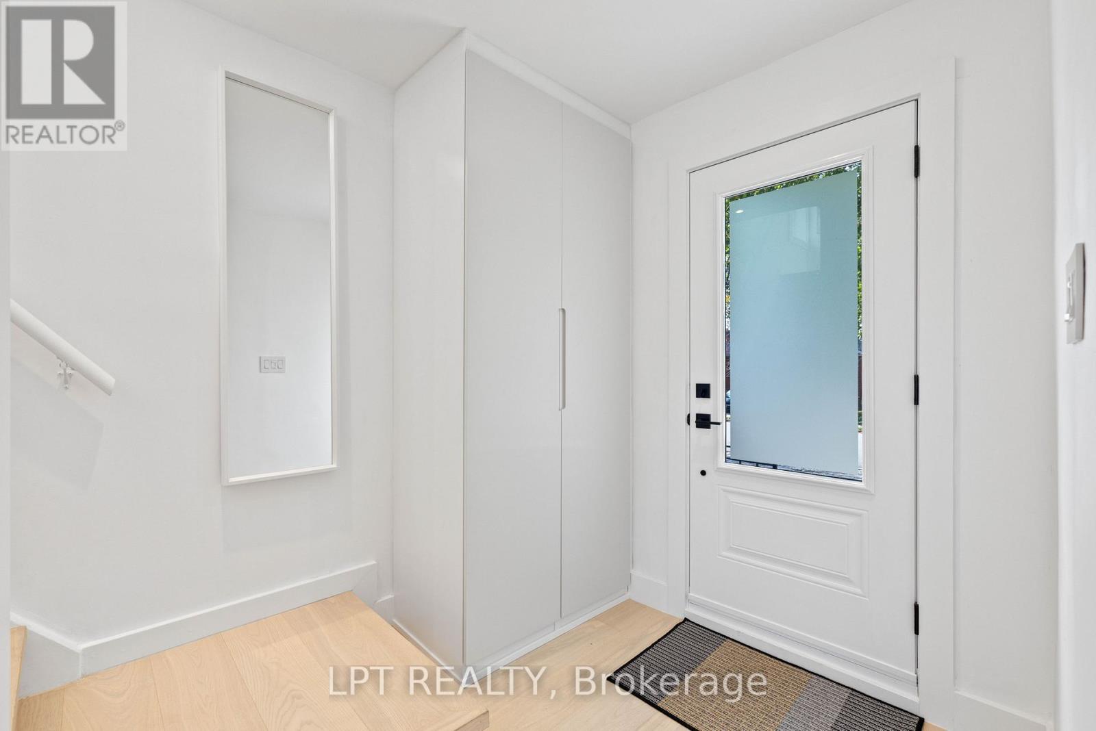 55 Laurel Avenue, Toronto (kennedy Park), Ontario