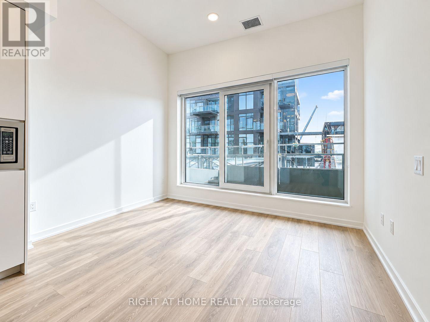 302 - 1285 Dupont Street, Toronto (dovercourt-wallace Emerson-junction), Ontario