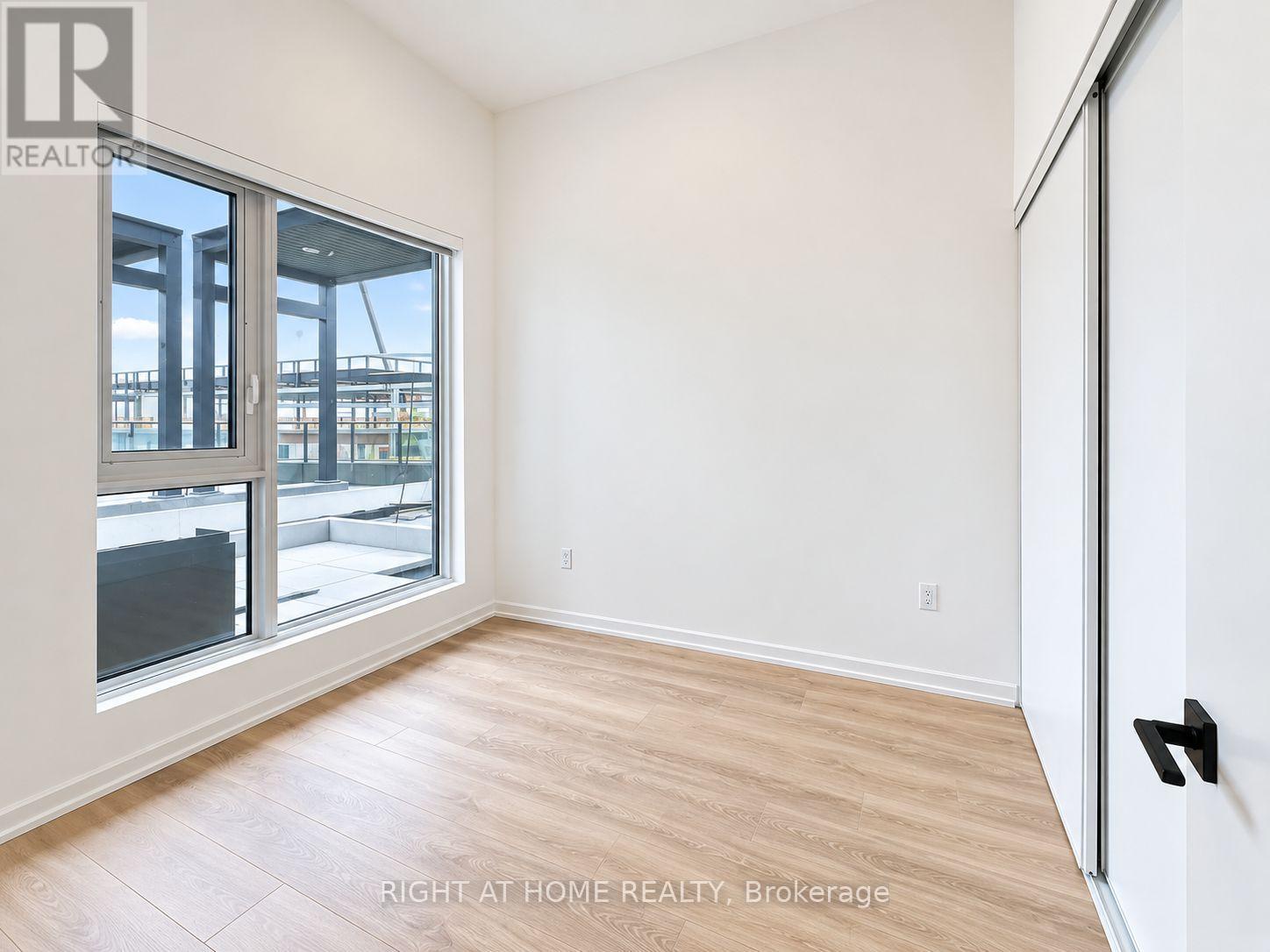 302 - 1285 Dupont Street, Toronto (dovercourt-wallace Emerson-junction), Ontario