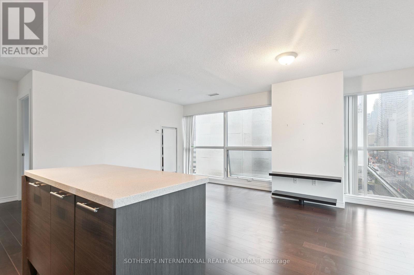 602 - 386 Yonge Street, Toronto (bay Street Corridor), Ontario