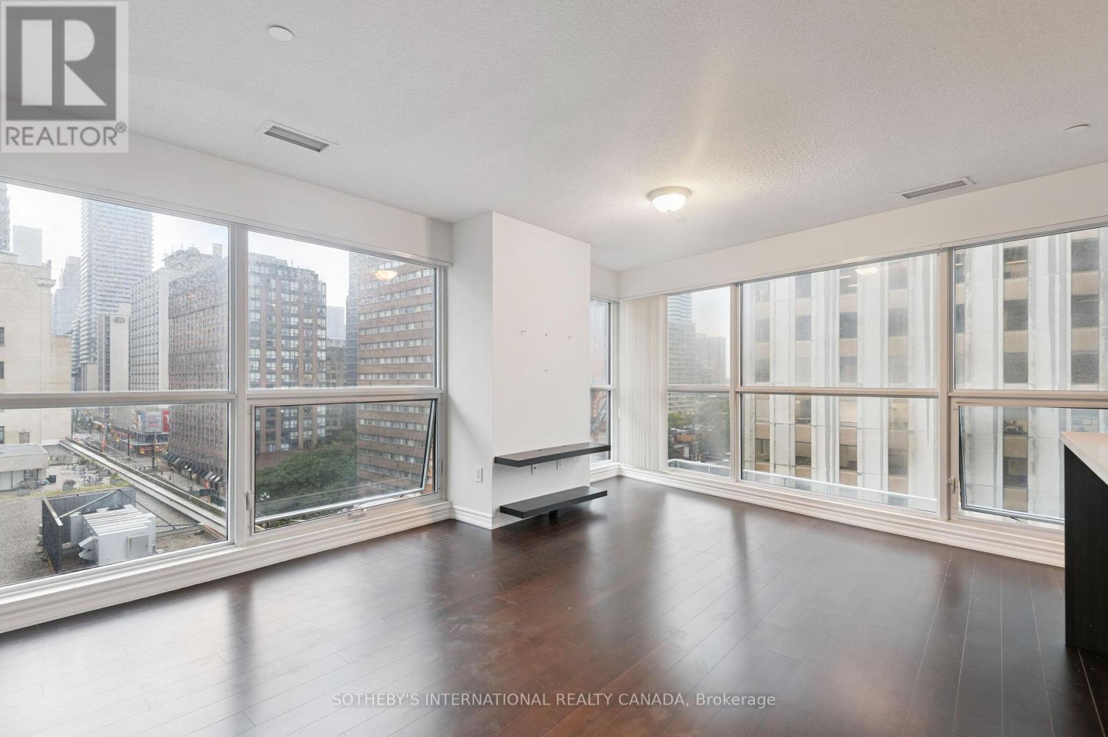 602 - 386 Yonge Street, Toronto (bay Street Corridor), Ontario