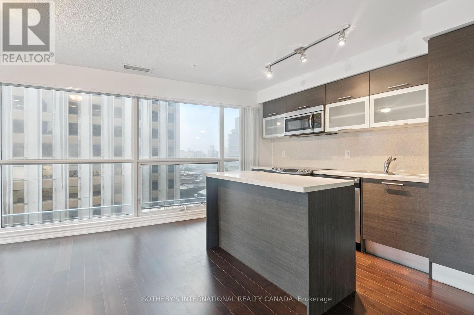 602 - 386 Yonge Street, Toronto (bay Street Corridor), Ontario