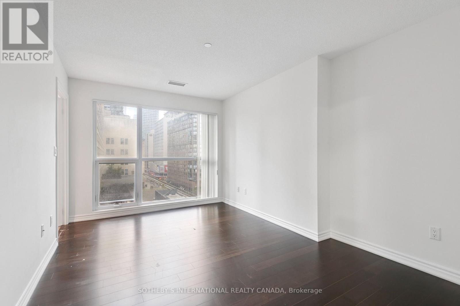 602 - 386 Yonge Street, Toronto (bay Street Corridor), Ontario