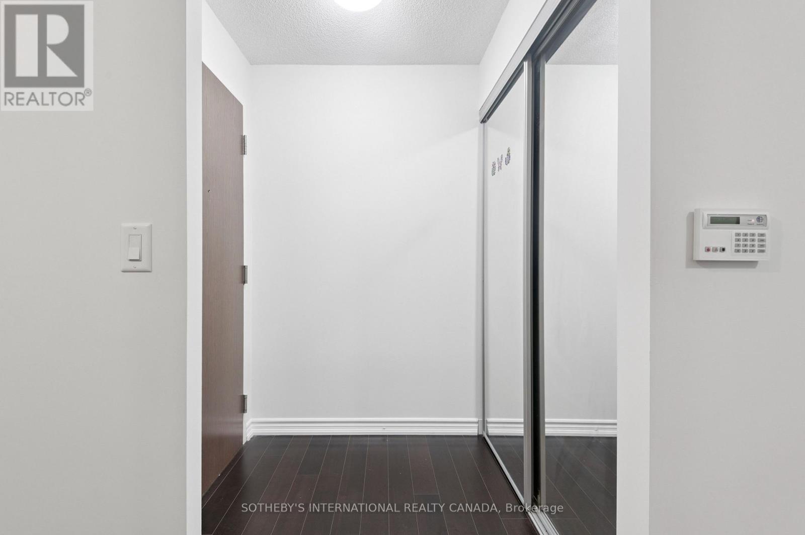 602 - 386 Yonge Street, Toronto (bay Street Corridor), Ontario