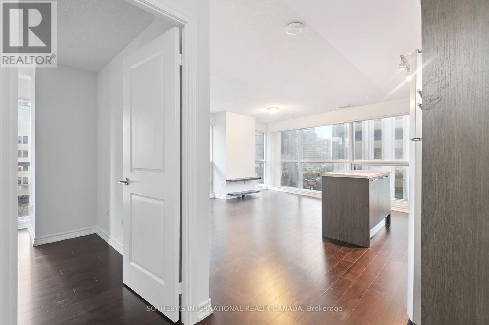 602 - 386 Yonge Street, Toronto (bay Street Corridor), Ontario
