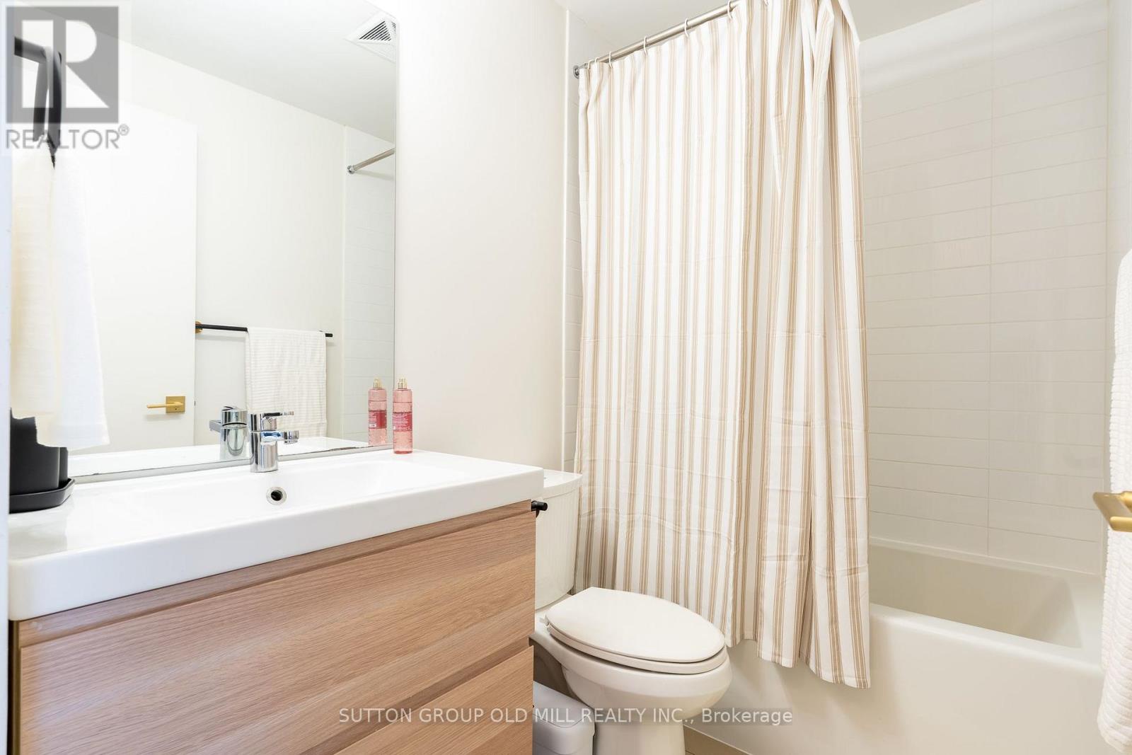 812 - 105 The Queensway, Toronto (high Park-swansea), Ontario