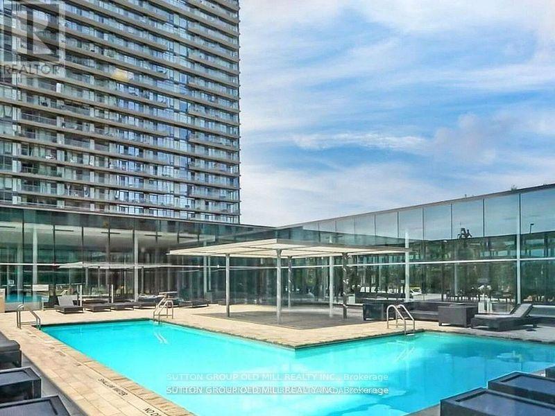 812 - 105 The Queensway, Toronto (high Park-swansea), Ontario