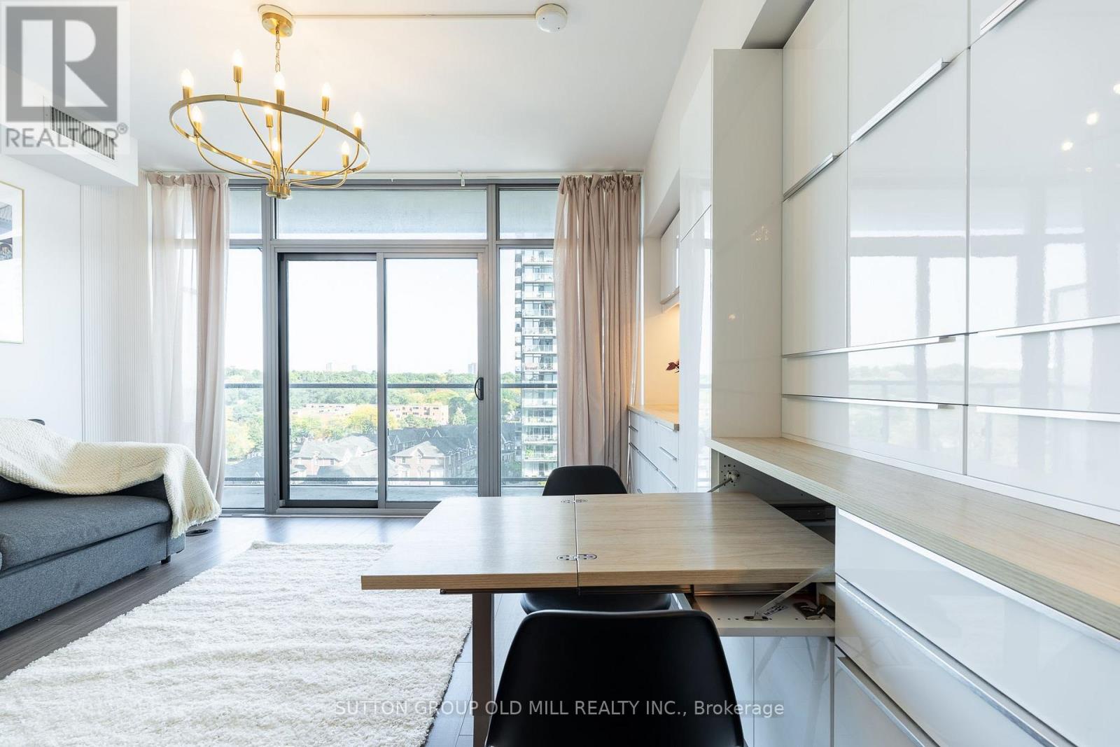 812 - 105 The Queensway, Toronto (high Park-swansea), Ontario