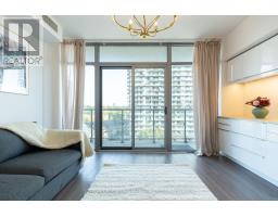 812 - 105 THE QUEENSWAY
