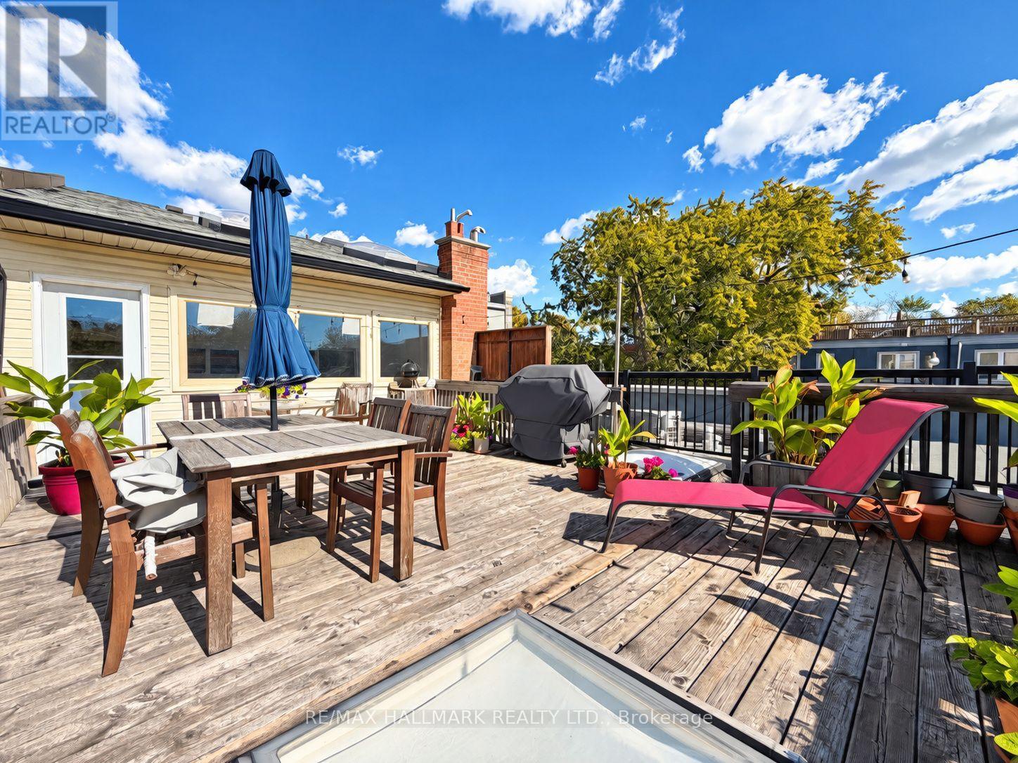 1304 Queen Street E, Toronto (south Riverdale), Ontario