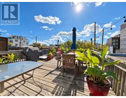 1304 QUEEN STREET E