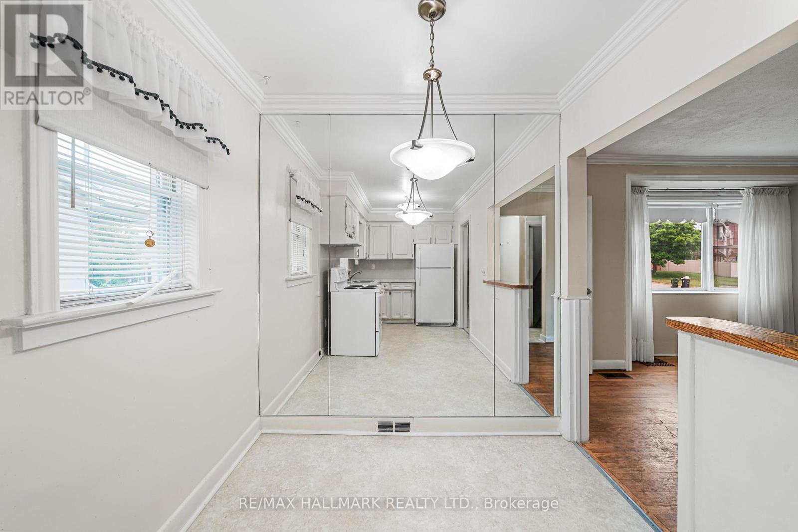 27 Sunray Crescent, Toronto (downsview-roding-cfb), Ontario