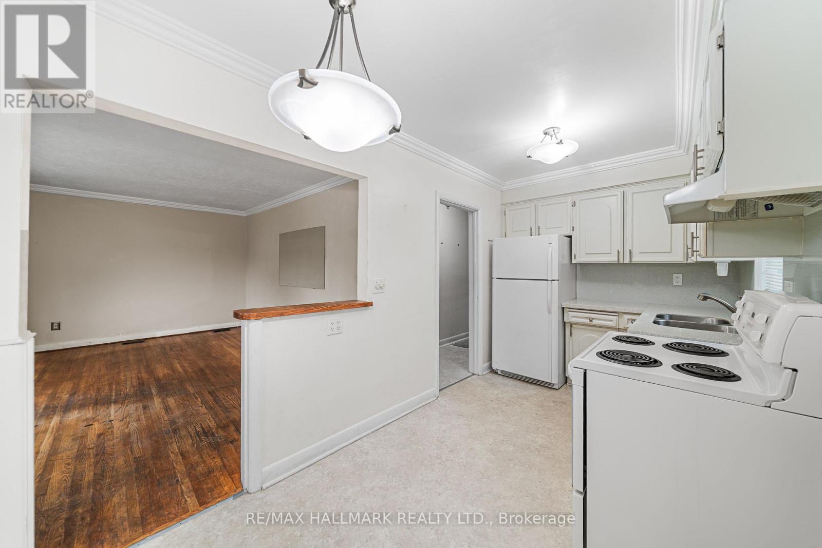 27 Sunray Crescent, Toronto (downsview-roding-cfb), Ontario