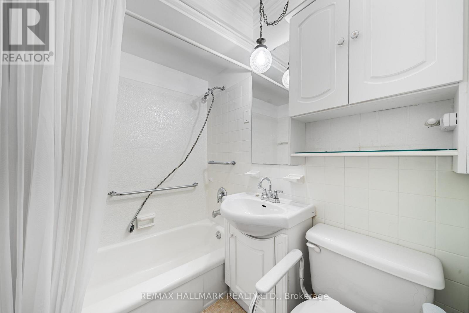 27 Sunray Crescent, Toronto (downsview-roding-cfb), Ontario