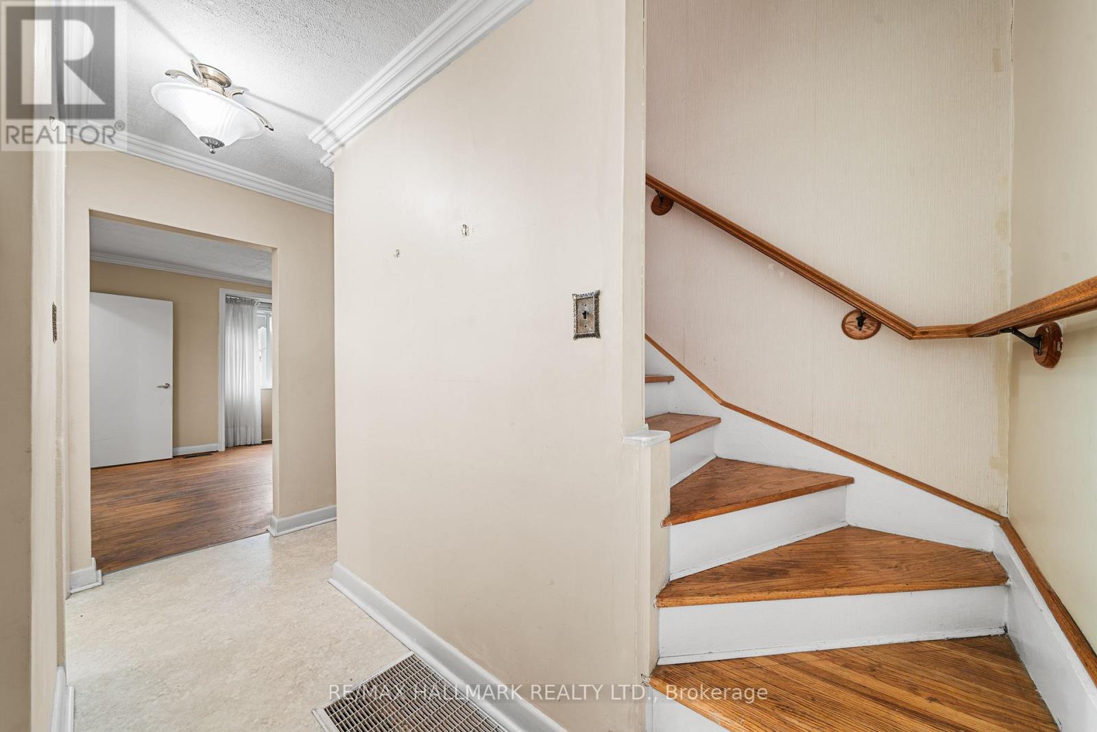 27 Sunray Crescent, Toronto (downsview-roding-cfb), Ontario