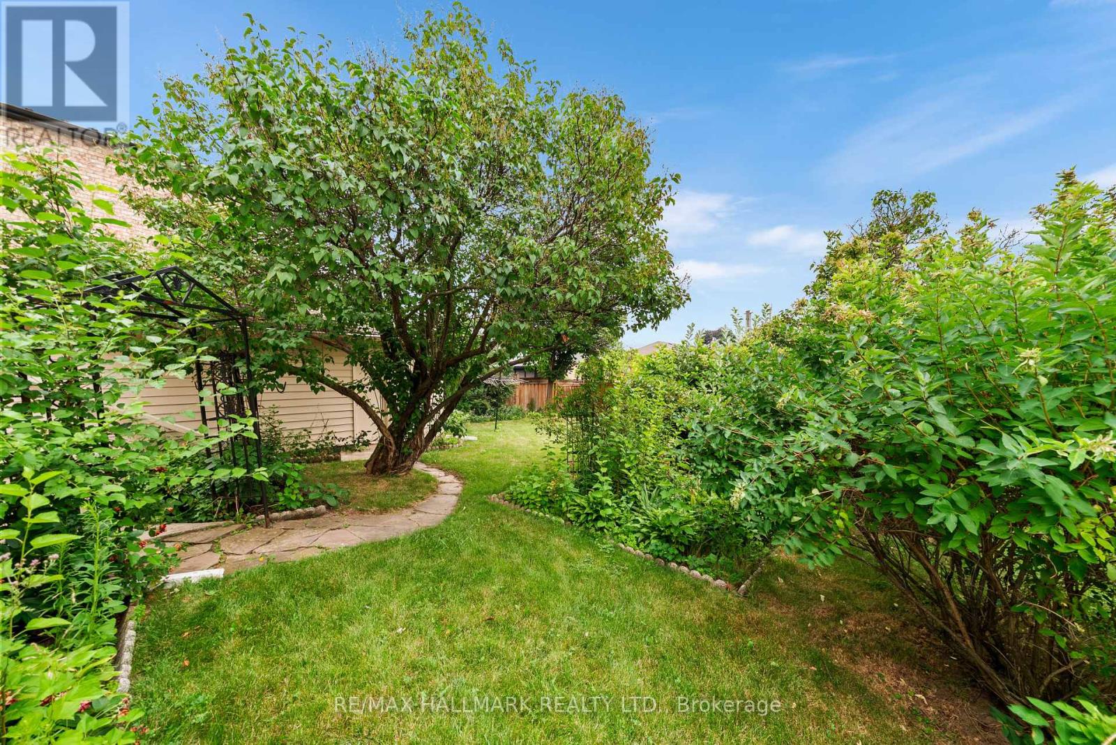 27 Sunray Crescent, Toronto (downsview-roding-cfb), Ontario