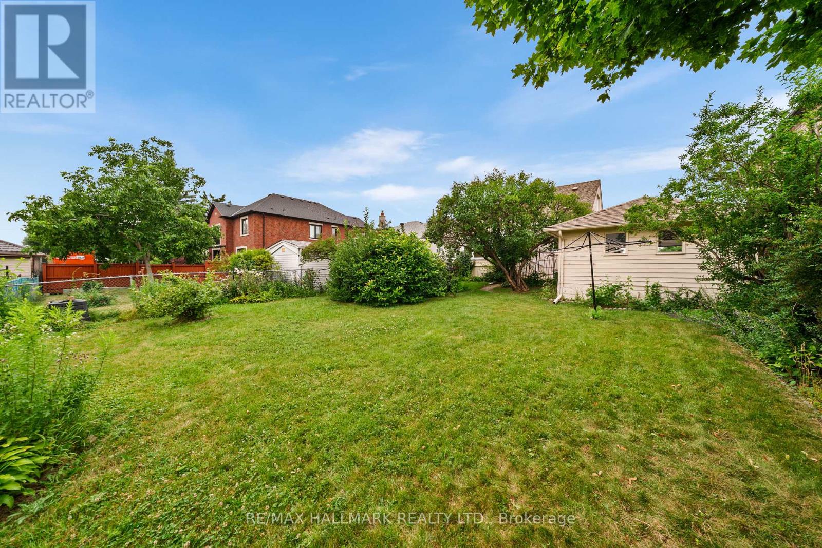 27 Sunray Crescent, Toronto (downsview-roding-cfb), Ontario
