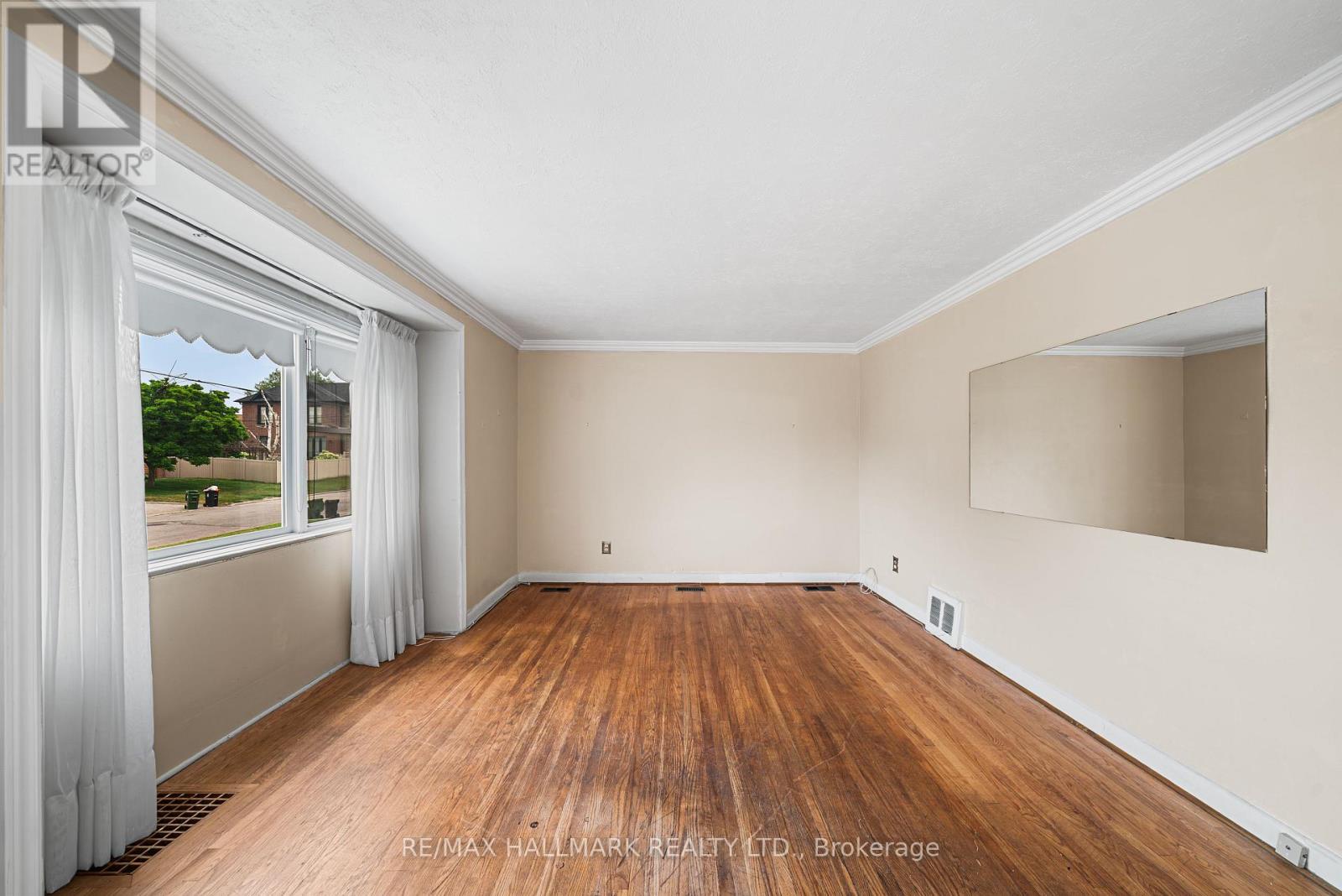 27 Sunray Crescent, Toronto (downsview-roding-cfb), Ontario