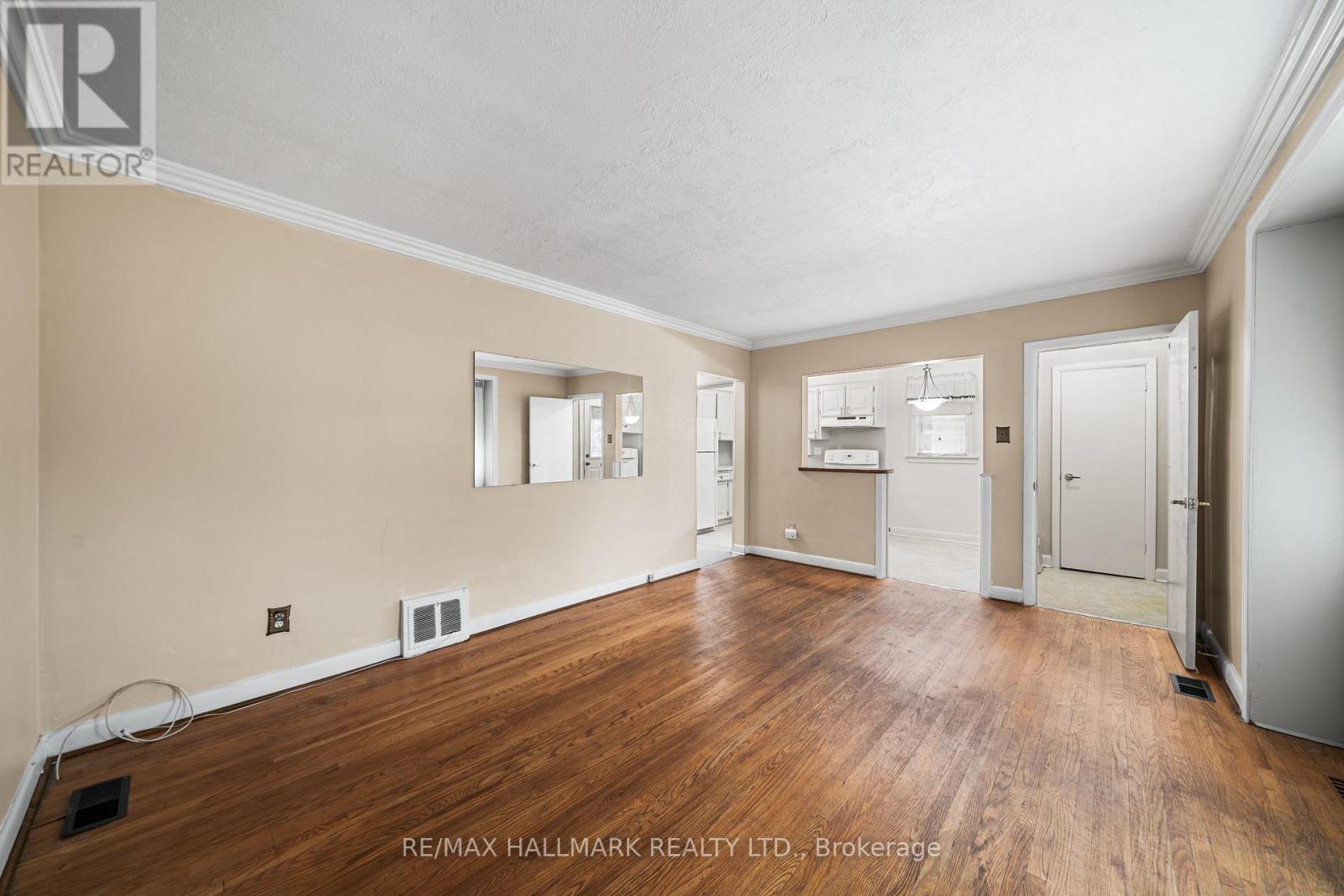 27 Sunray Crescent, Toronto (downsview-roding-cfb), Ontario