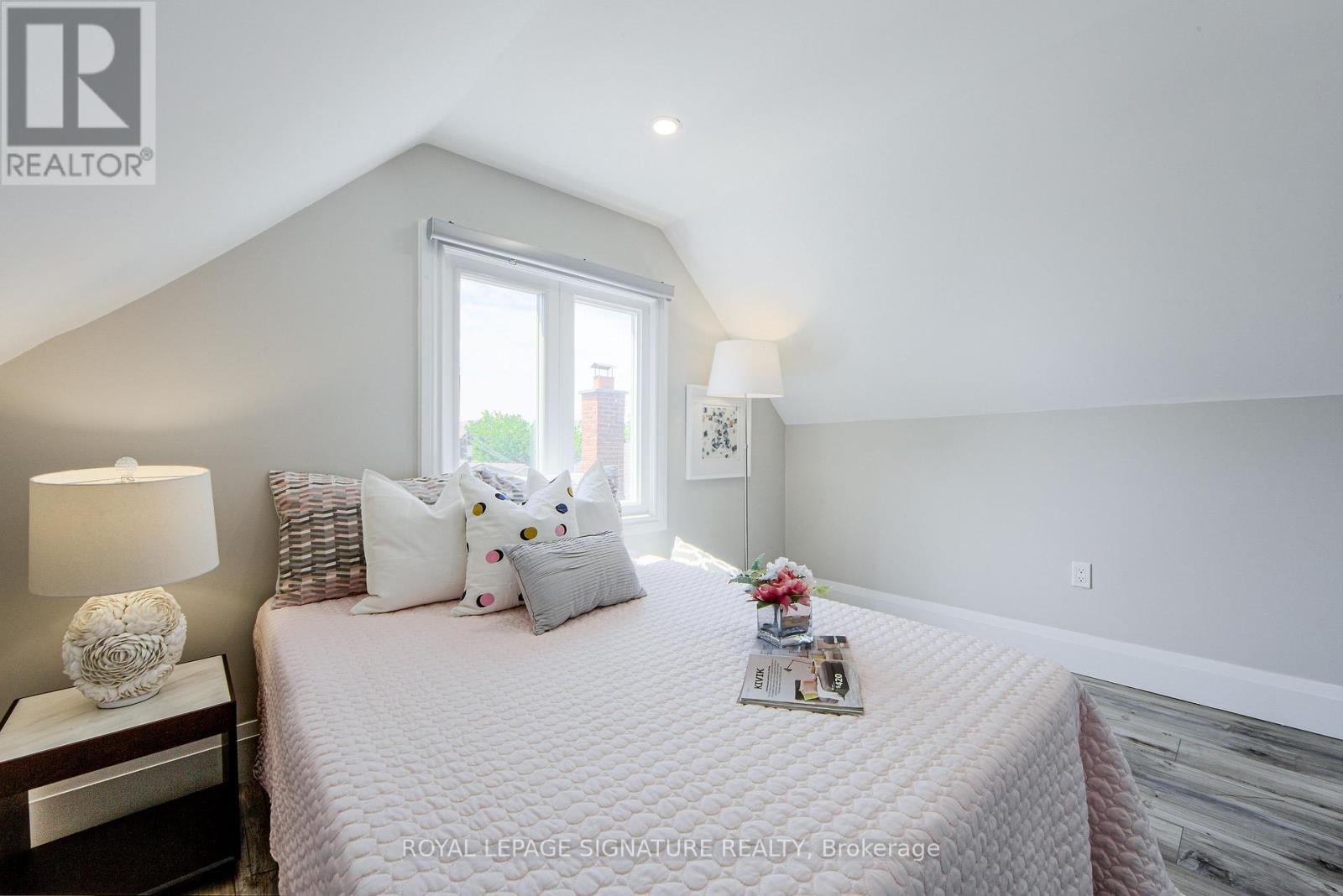 19 Schell Avenue, Toronto (briar Hill-belgravia), Ontario