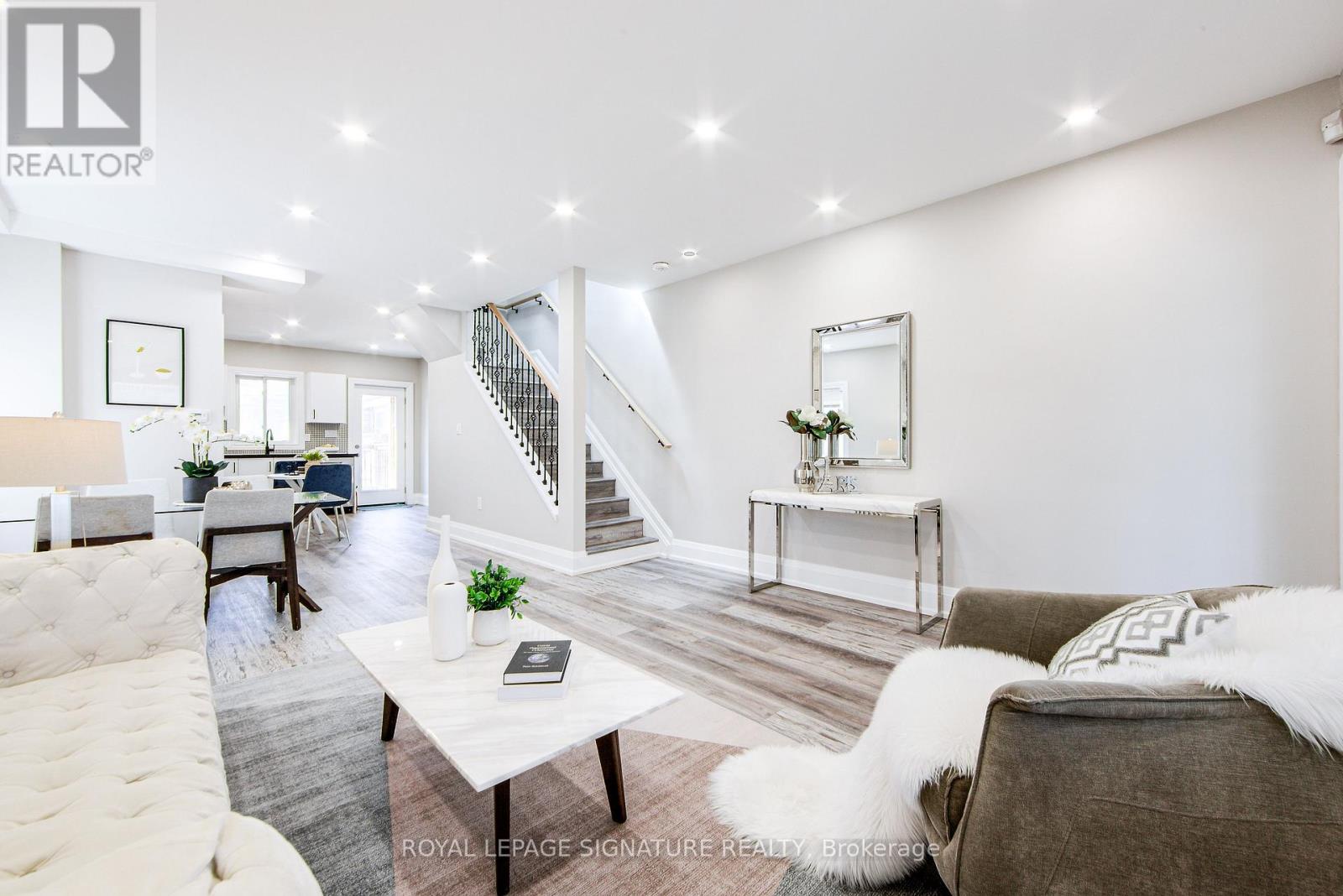 19 Schell Avenue, Toronto (briar Hill-belgravia), Ontario