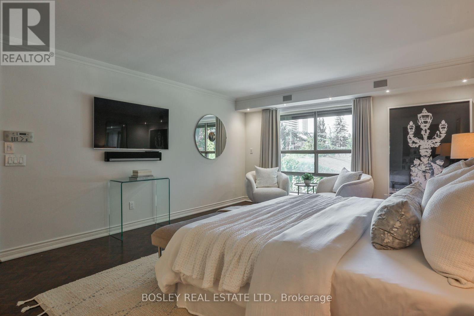 101 - 4 Lowther Avenue, Toronto (annex), Ontario