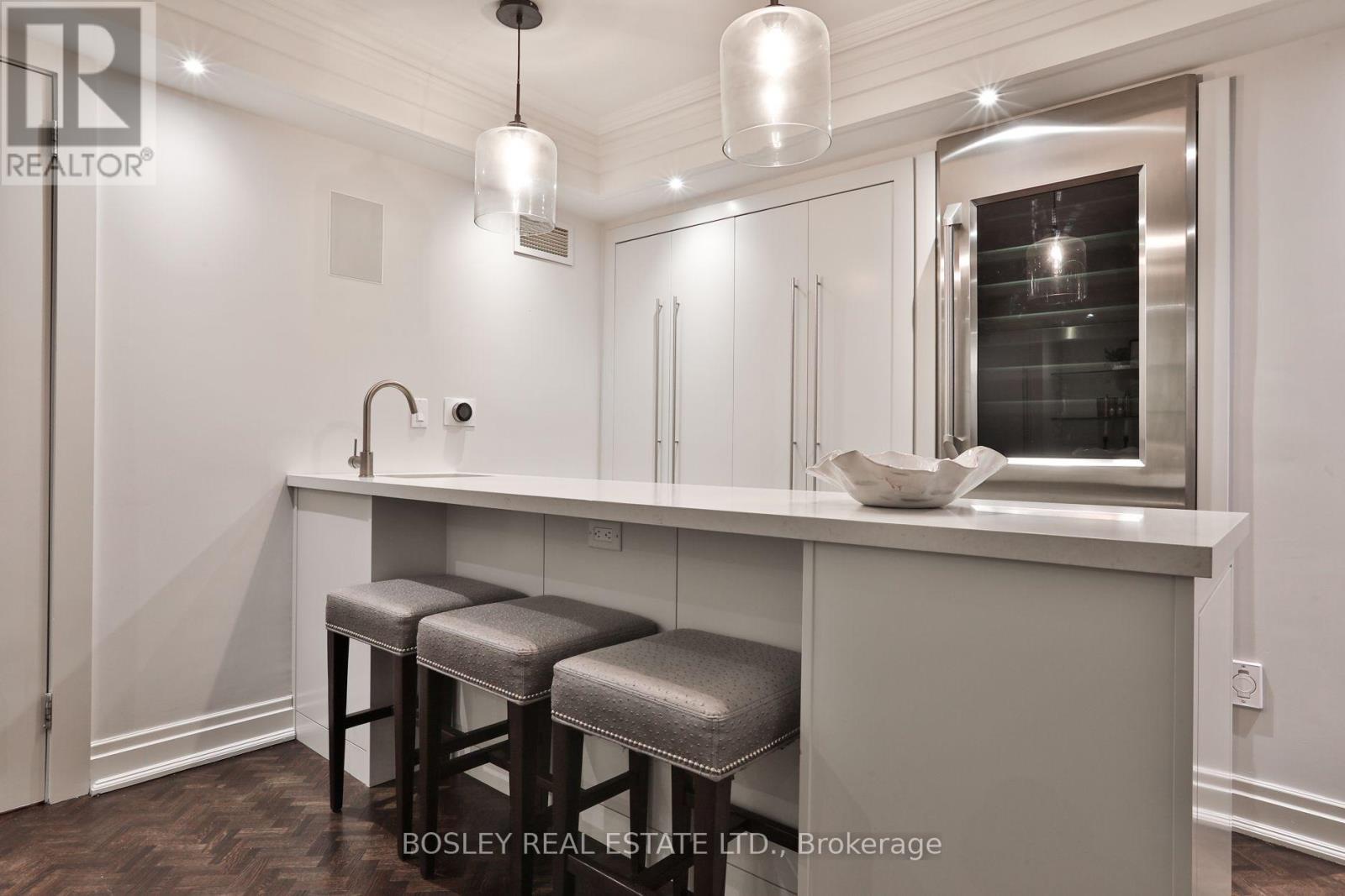 101 - 4 Lowther Avenue, Toronto (annex), Ontario