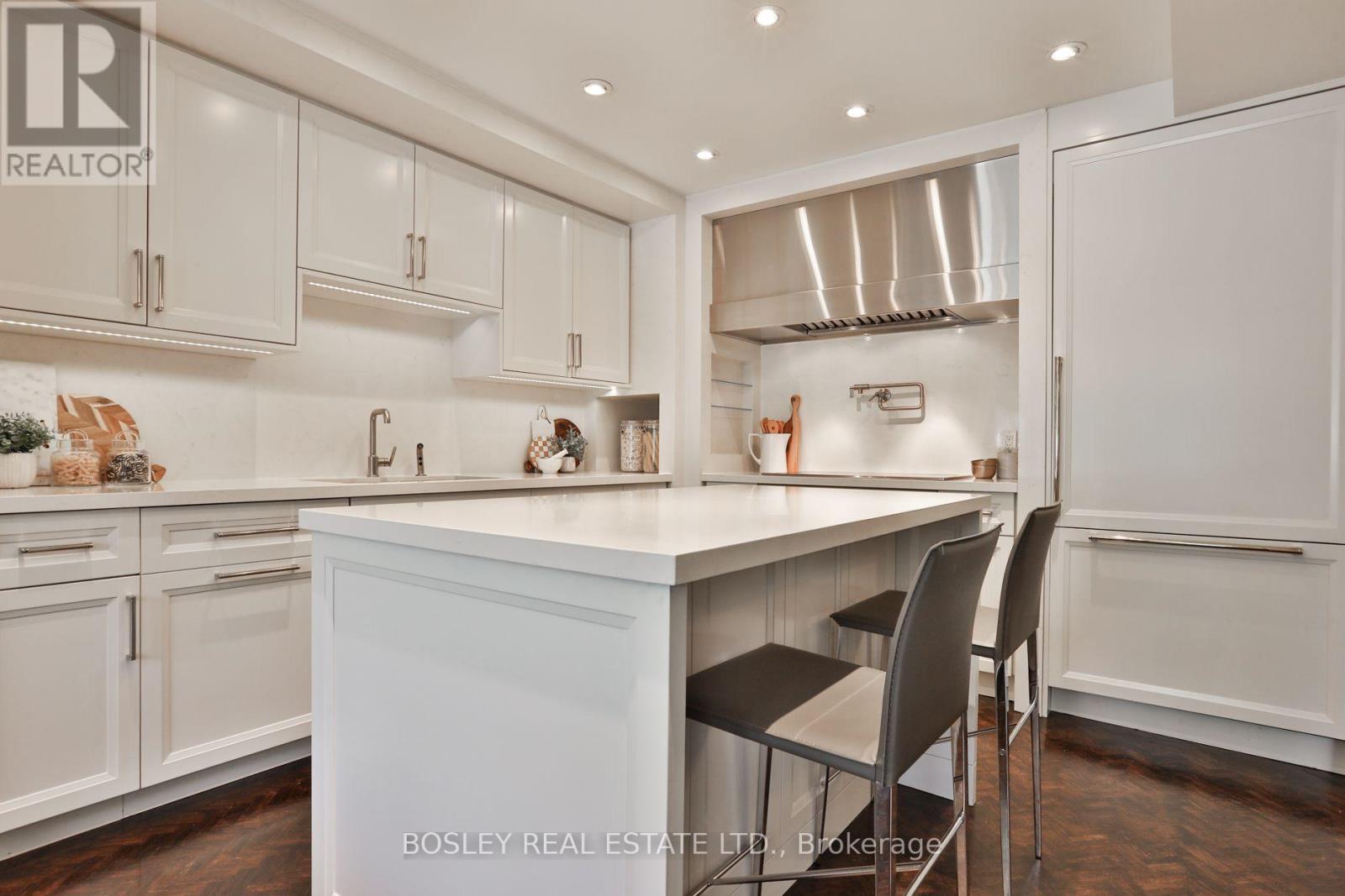 101 - 4 Lowther Avenue, Toronto (annex), Ontario