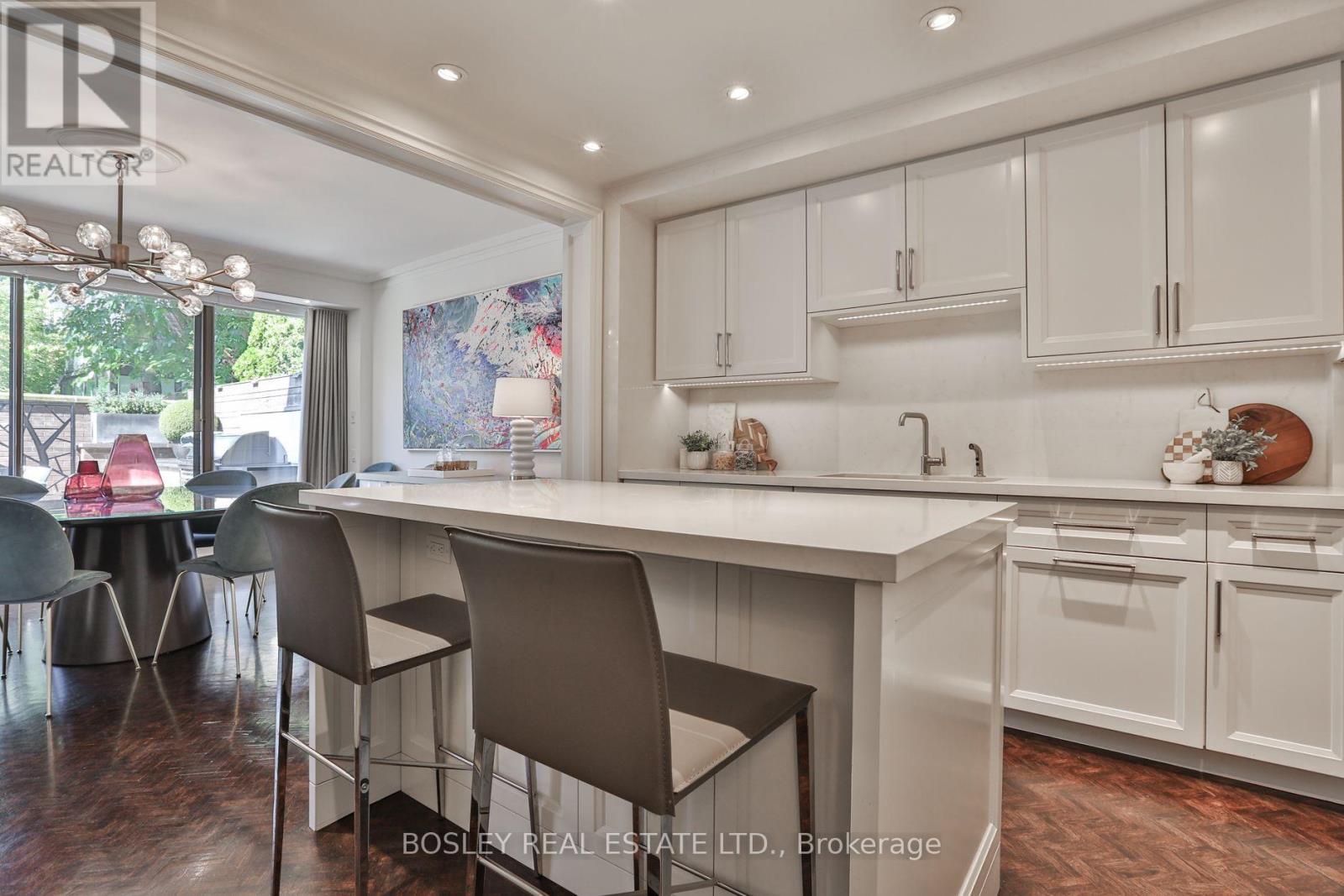 101 - 4 Lowther Avenue, Toronto (annex), Ontario