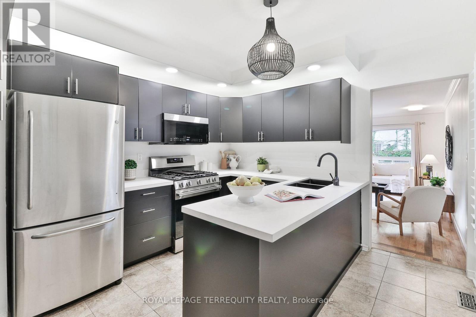 312 Kenilworth Avenue, Toronto (the Beaches), Ontario