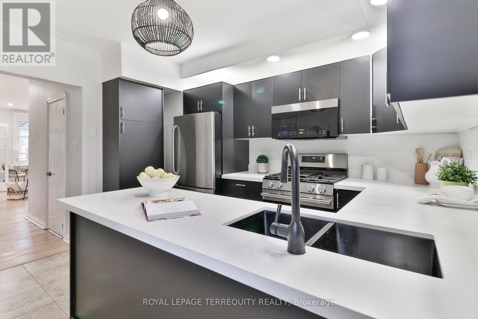 312 Kenilworth Avenue, Toronto (the Beaches), Ontario