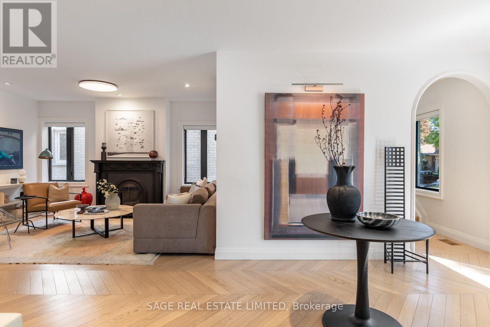 6 Westrose Avenue, Toronto (kingsway South), Ontario
