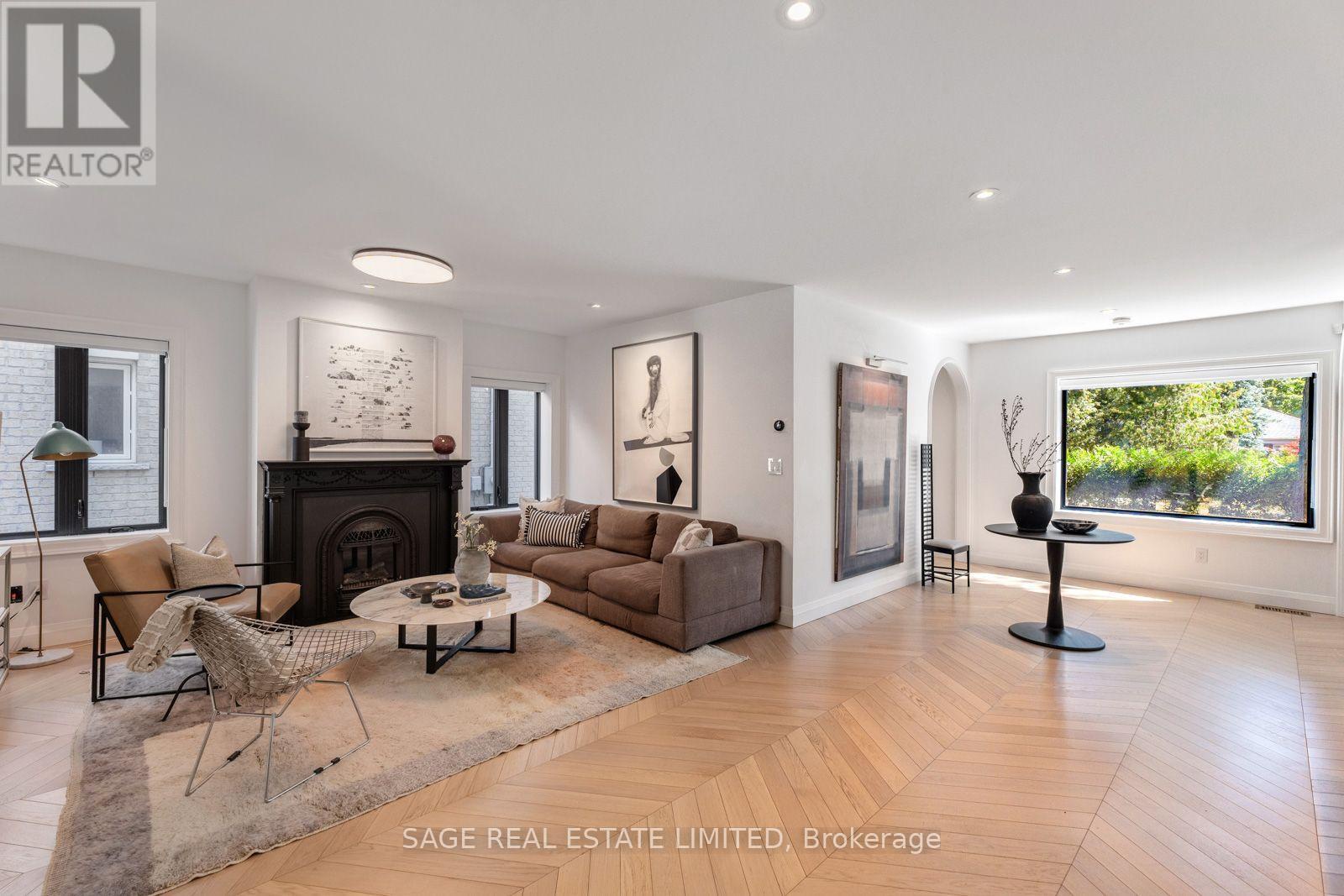 6 Westrose Avenue, Toronto (kingsway South), Ontario