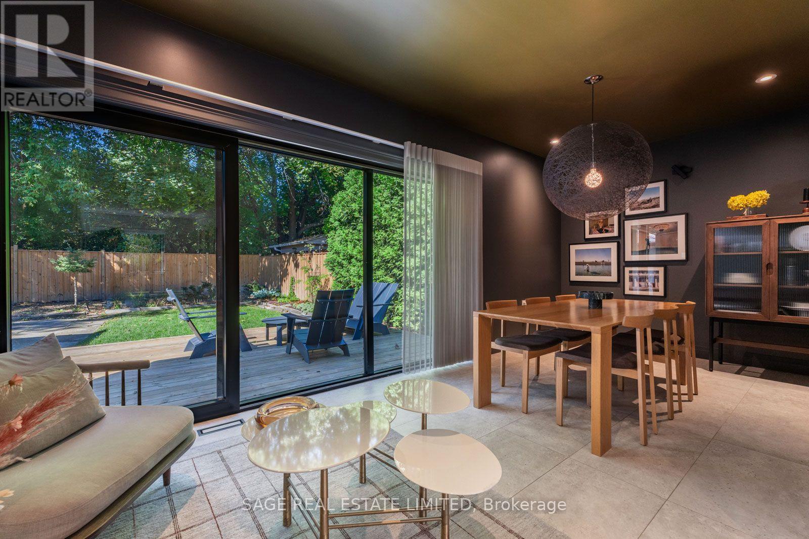 6 Westrose Avenue, Toronto (kingsway South), Ontario