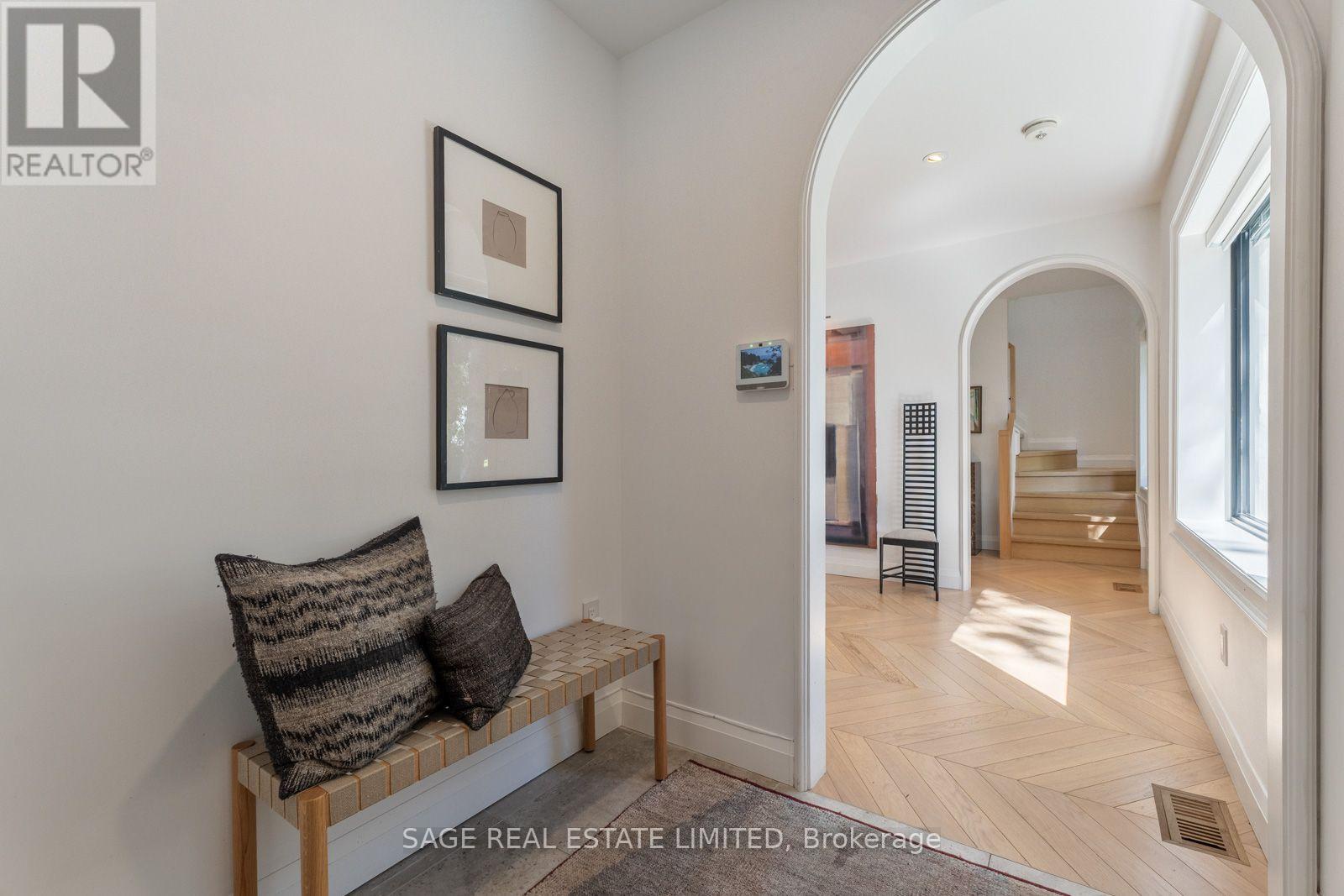 6 Westrose Avenue, Toronto (kingsway South), Ontario
