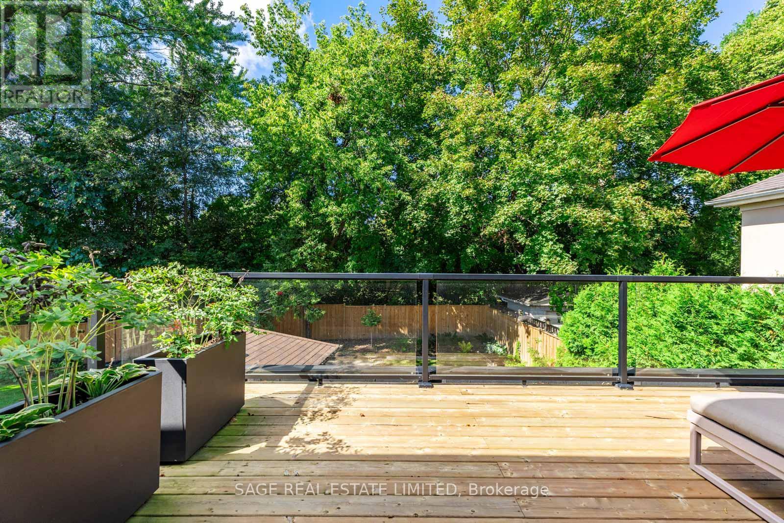 6 Westrose Avenue, Toronto (kingsway South), Ontario