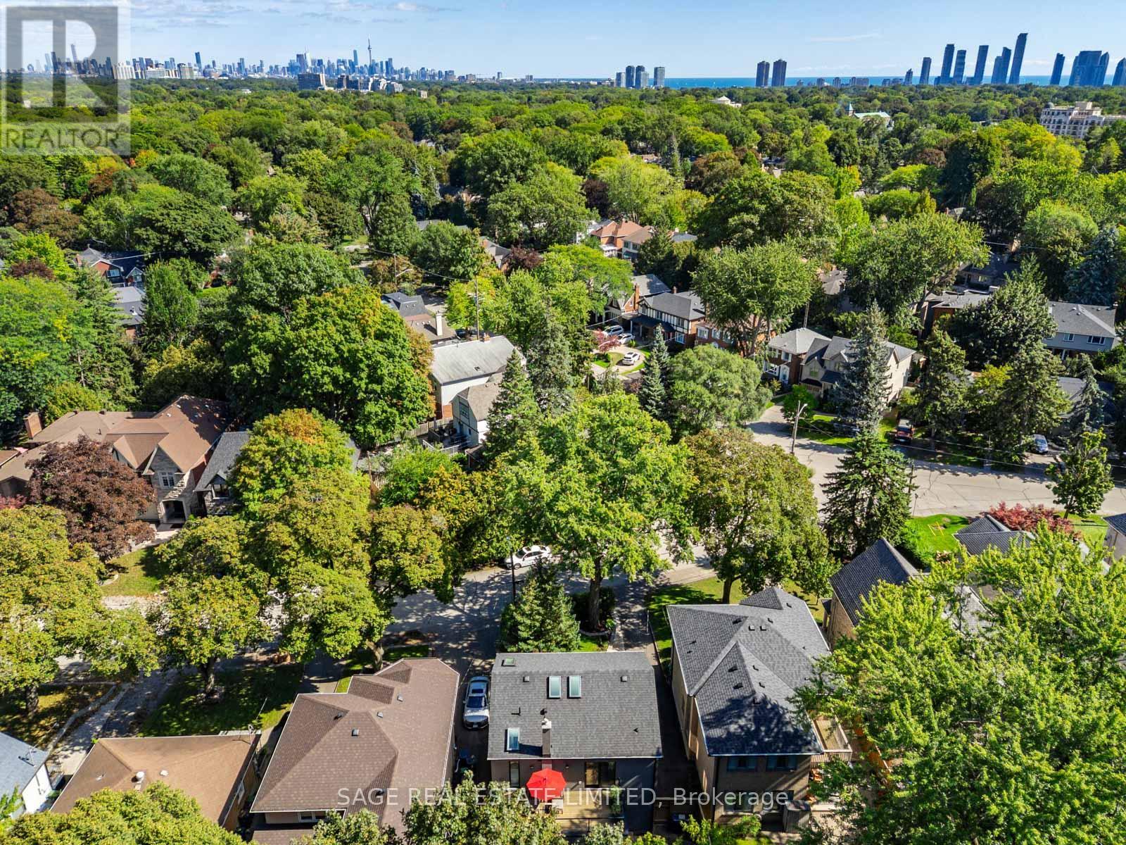 6 Westrose Avenue, Toronto (kingsway South), Ontario