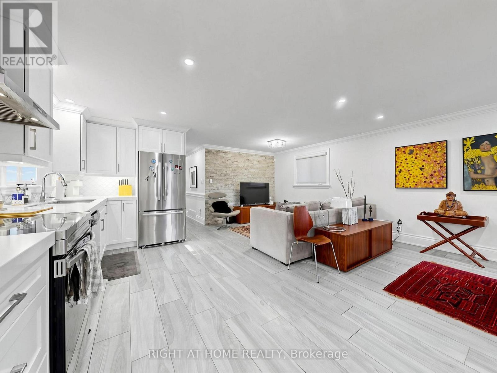 497 Northcliffe Boulevard, Toronto (oakwood Village), Ontario