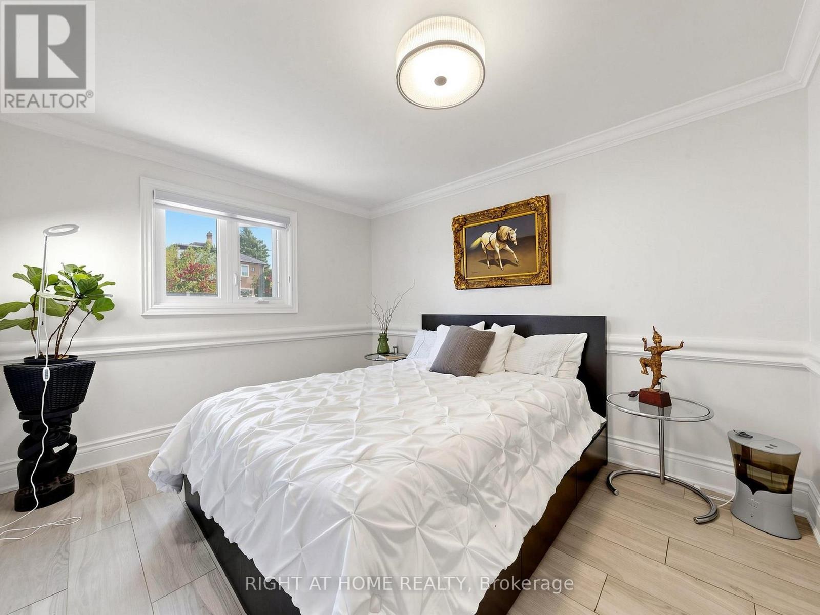 497 Northcliffe Boulevard, Toronto (oakwood Village), Ontario