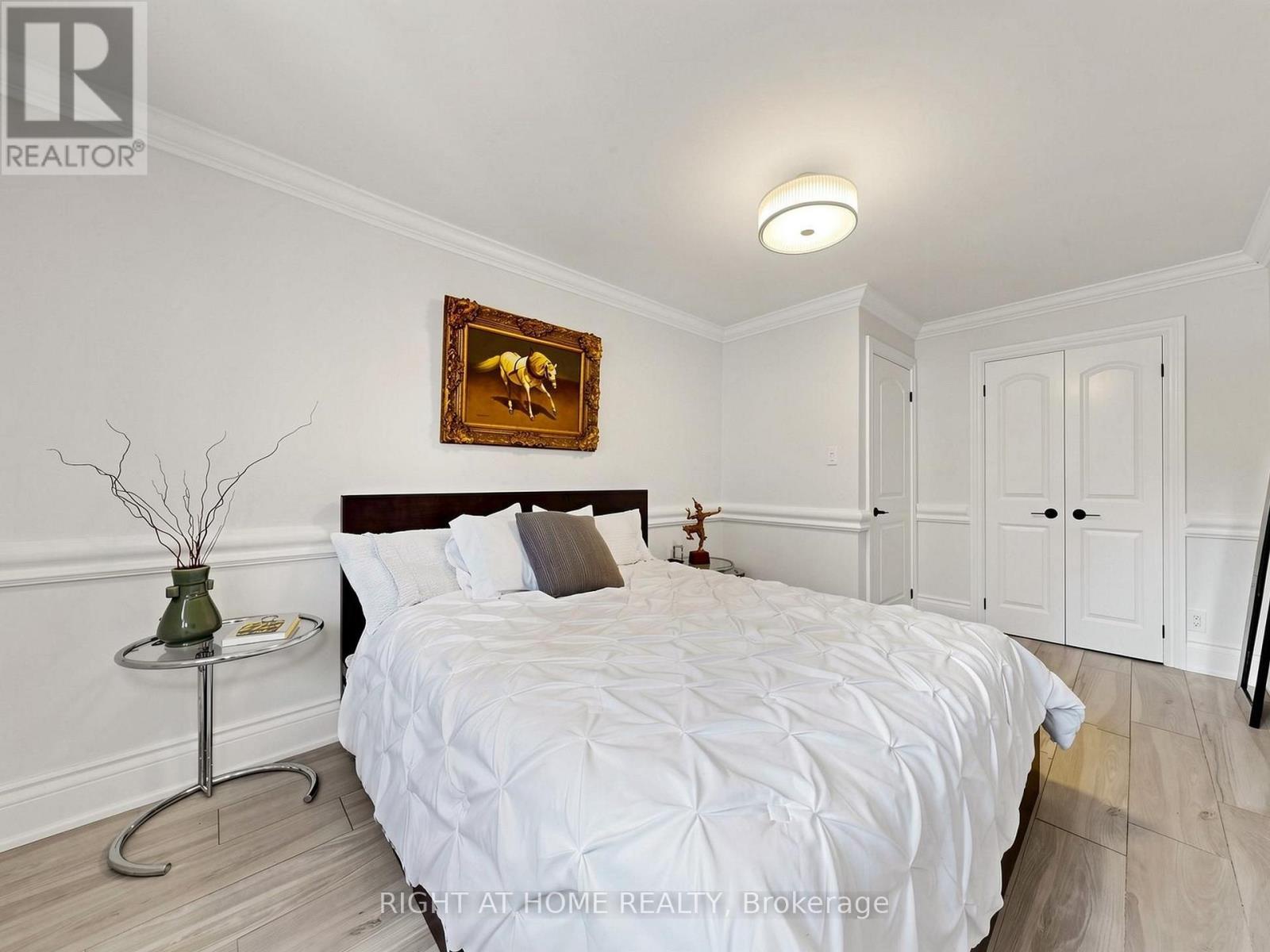 497 Northcliffe Boulevard, Toronto (oakwood Village), Ontario
