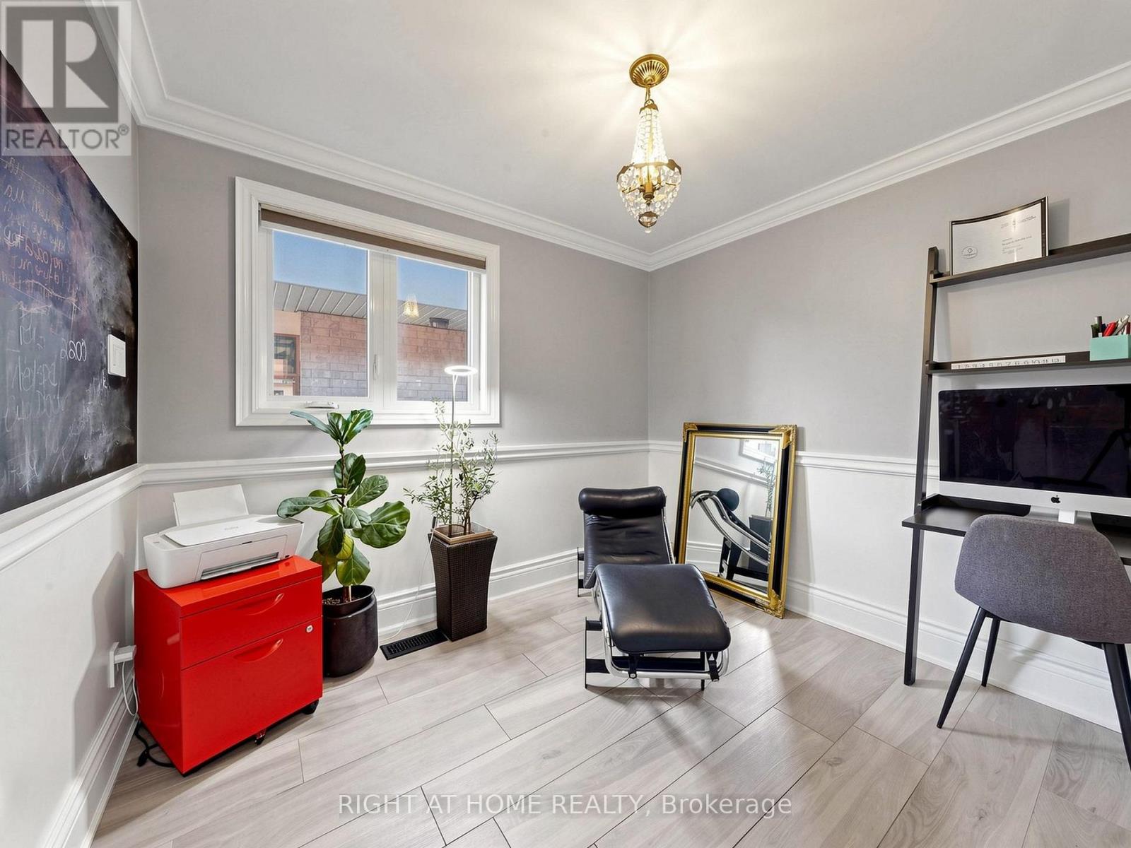 497 Northcliffe Boulevard, Toronto (oakwood Village), Ontario