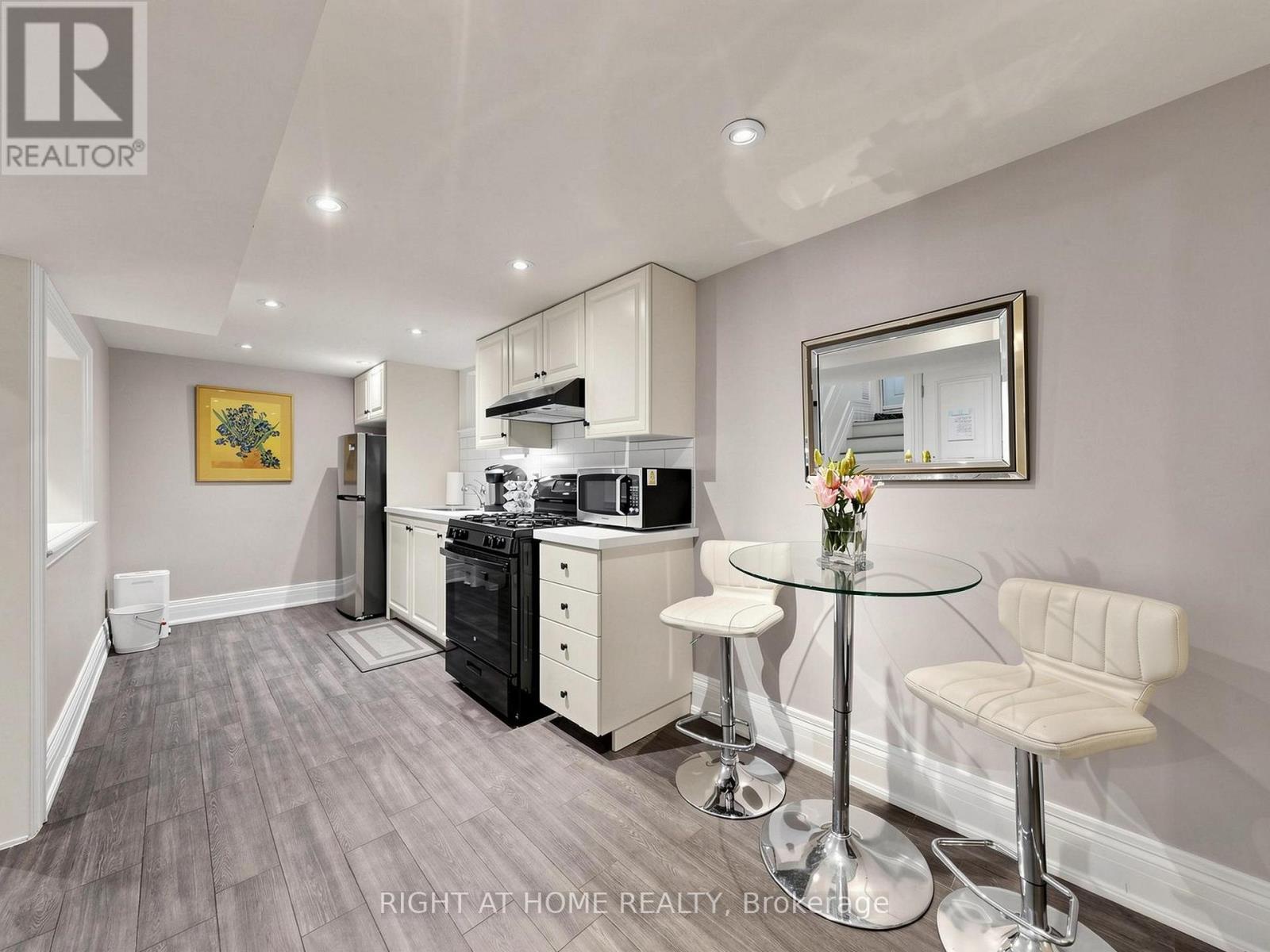 497 Northcliffe Boulevard, Toronto (oakwood Village), Ontario