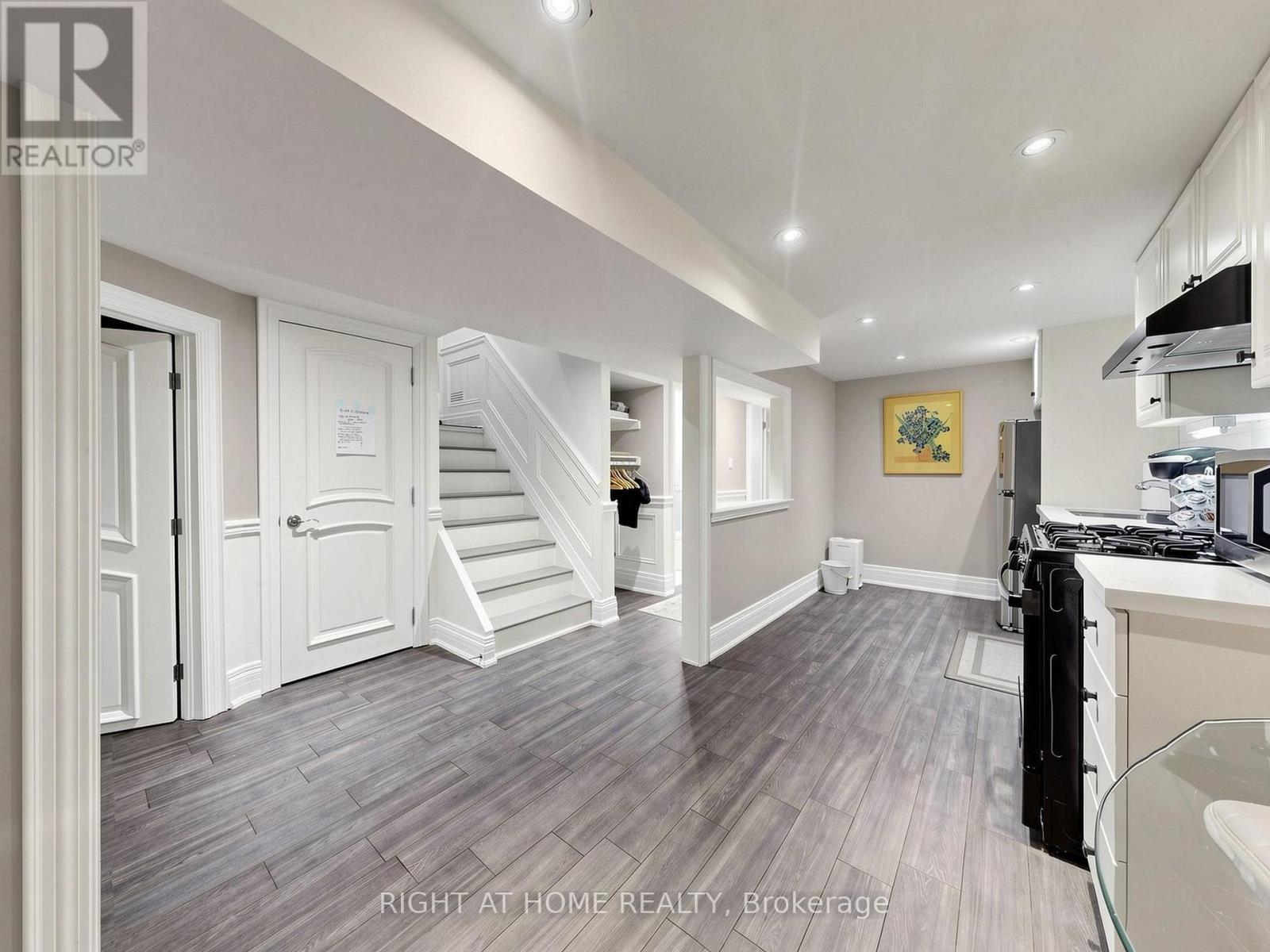 497 Northcliffe Boulevard, Toronto (oakwood Village), Ontario