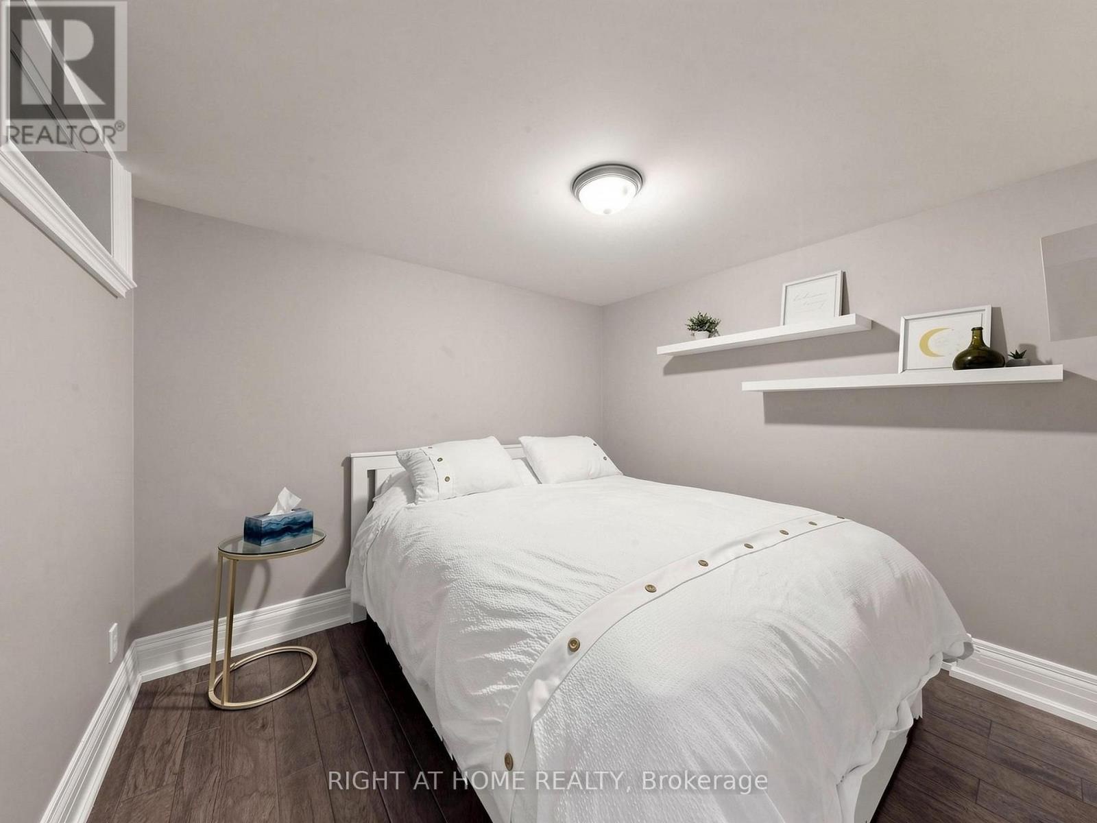 497 Northcliffe Boulevard, Toronto (oakwood Village), Ontario