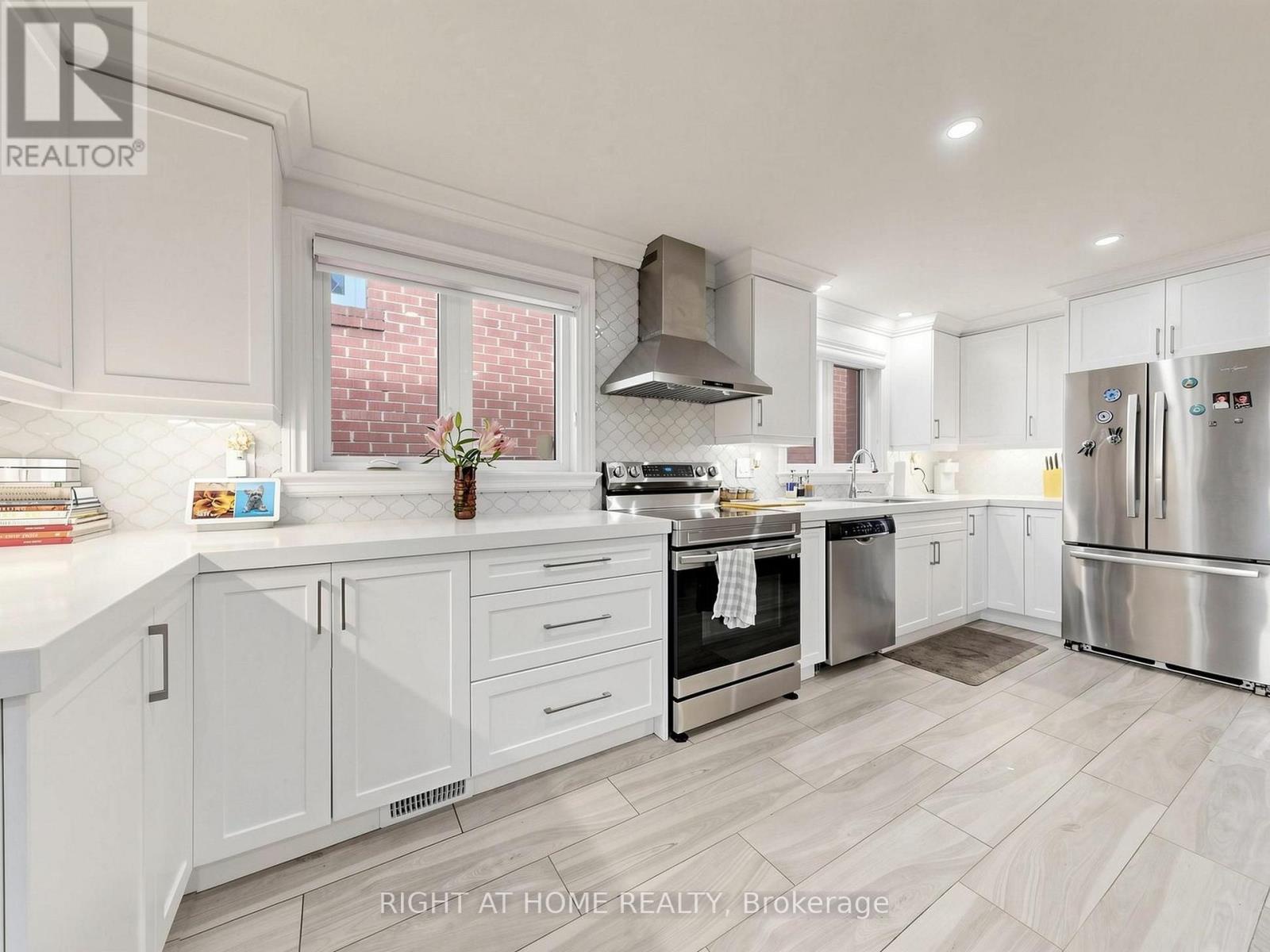 497 Northcliffe Boulevard, Toronto (oakwood Village), Ontario