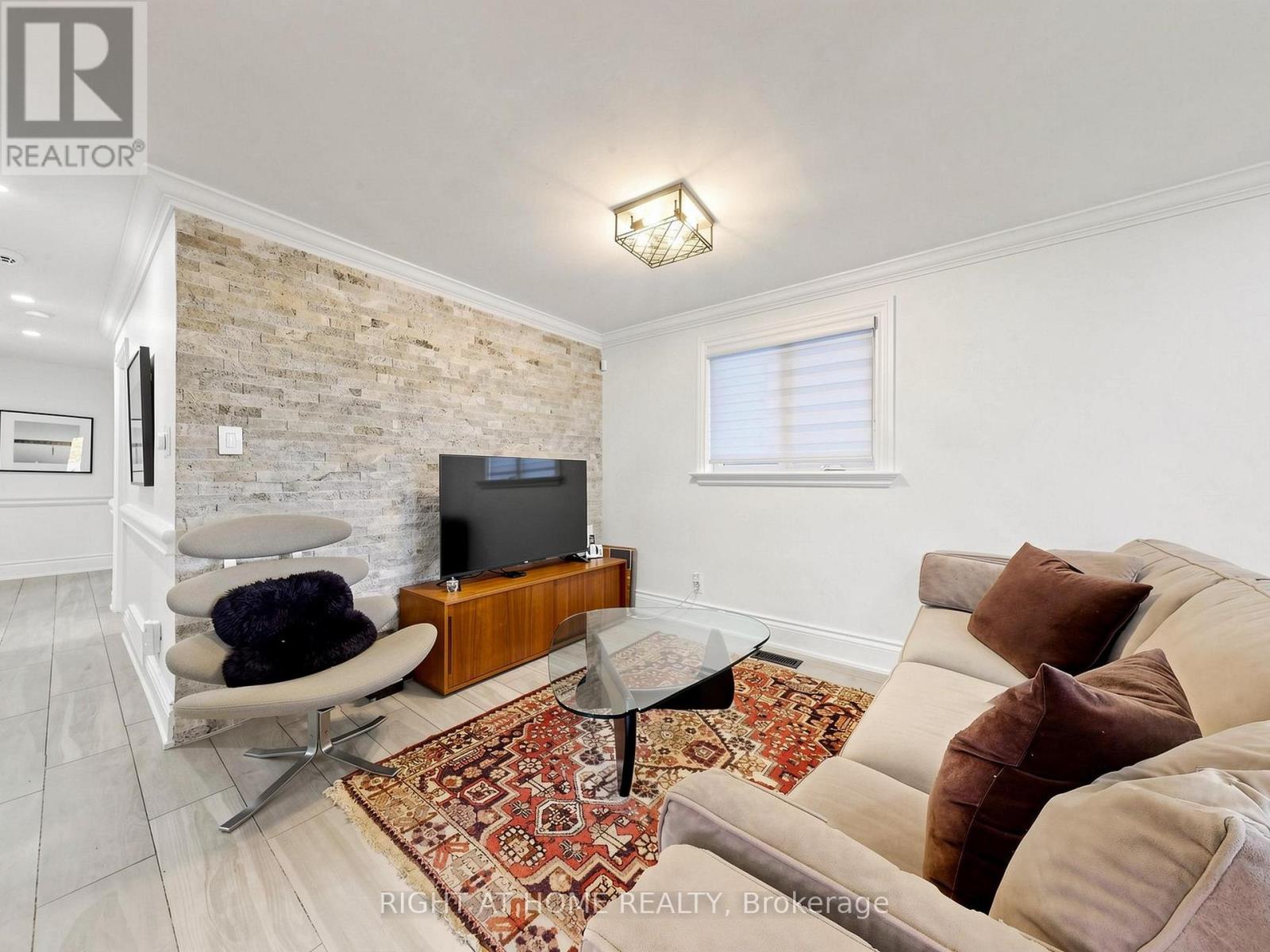 497 Northcliffe Boulevard, Toronto (oakwood Village), Ontario