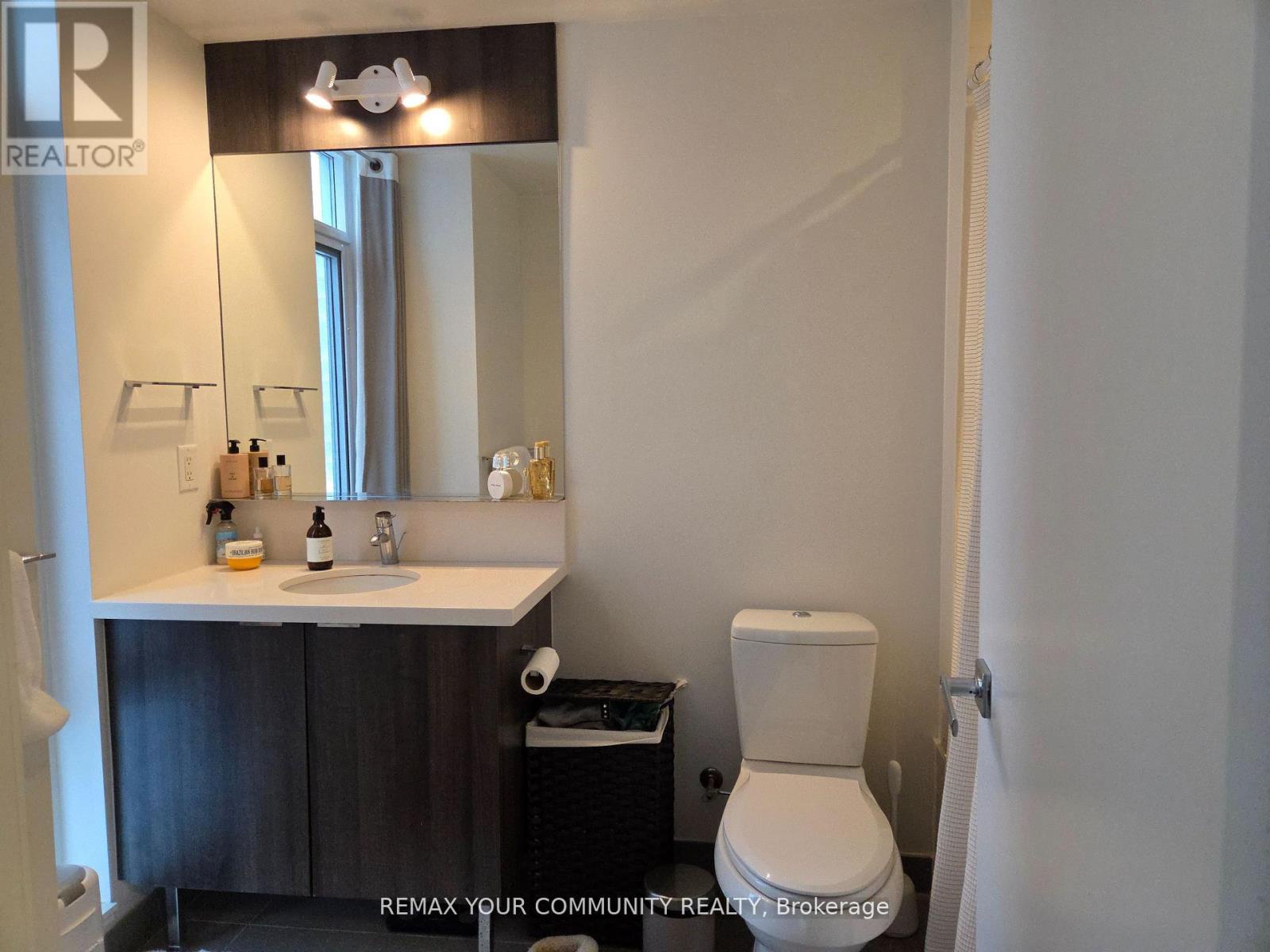 2302 - 21 Widmer Street, Toronto (waterfront Communities), Ontario