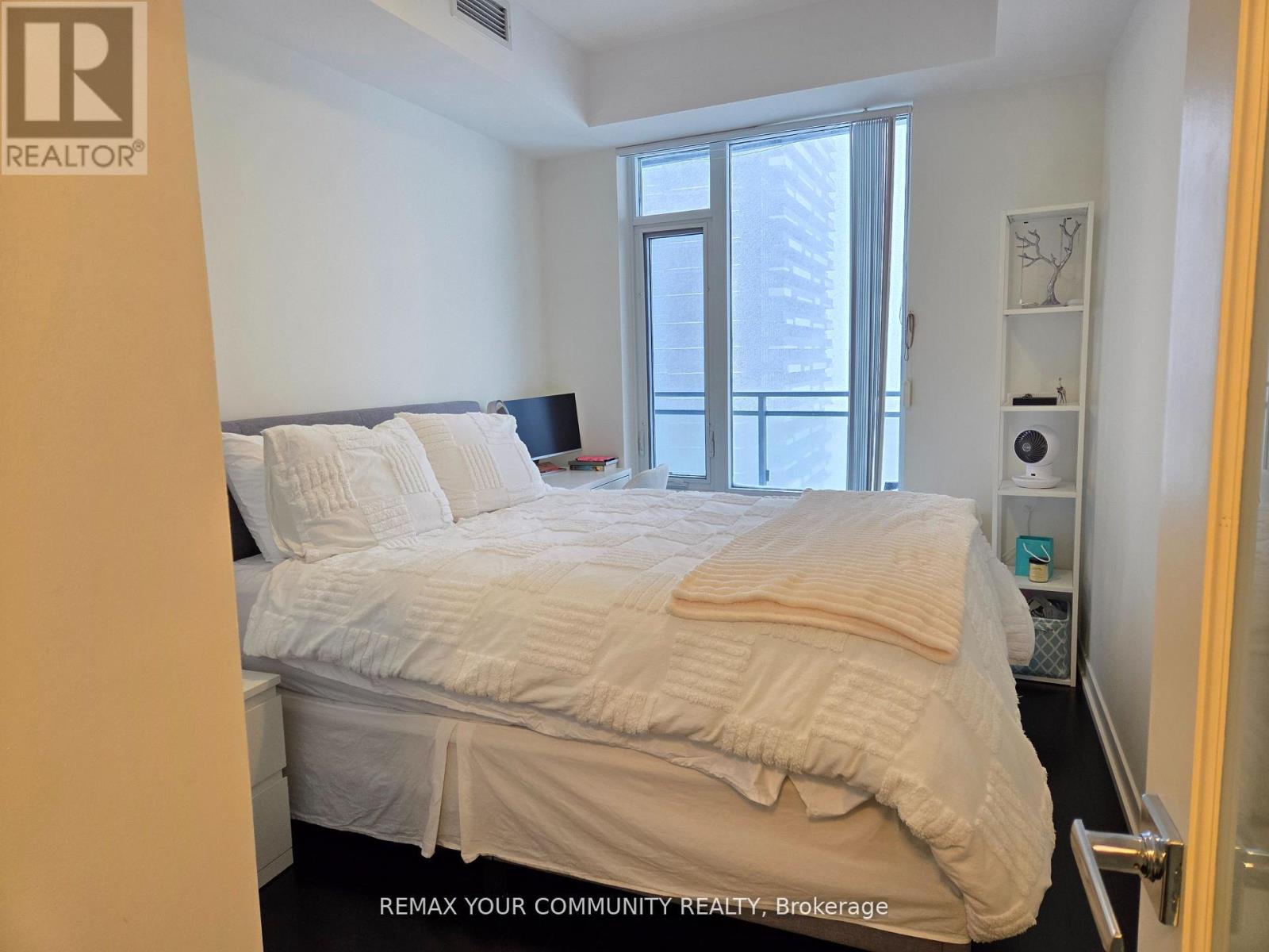 2302 - 21 Widmer Street, Toronto (waterfront Communities), Ontario