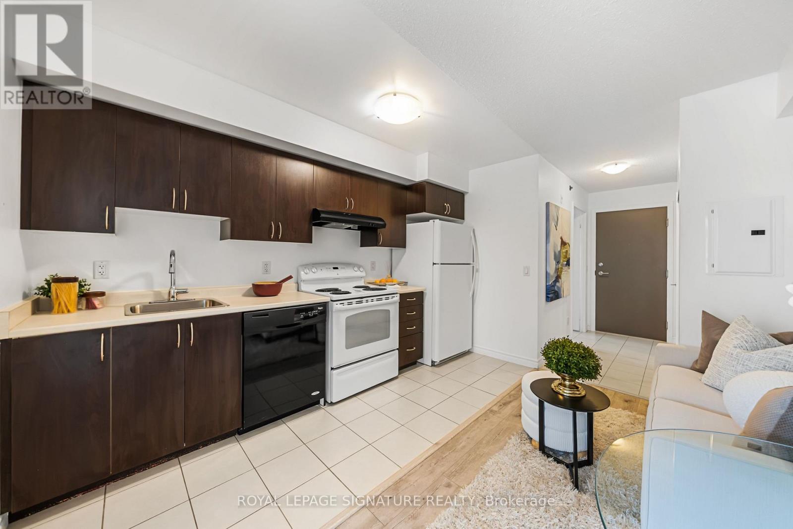 721 - 35 Saranac Boulevard, Toronto (englemount-lawrence), Ontario