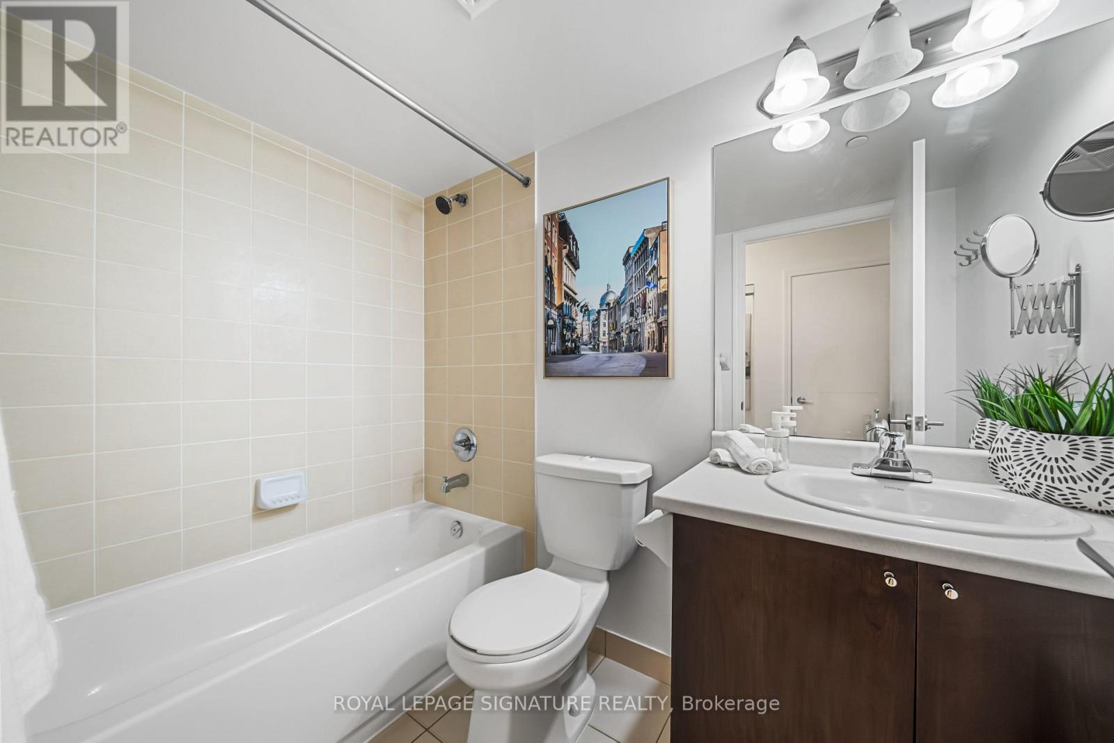721 - 35 Saranac Boulevard, Toronto (englemount-lawrence), Ontario